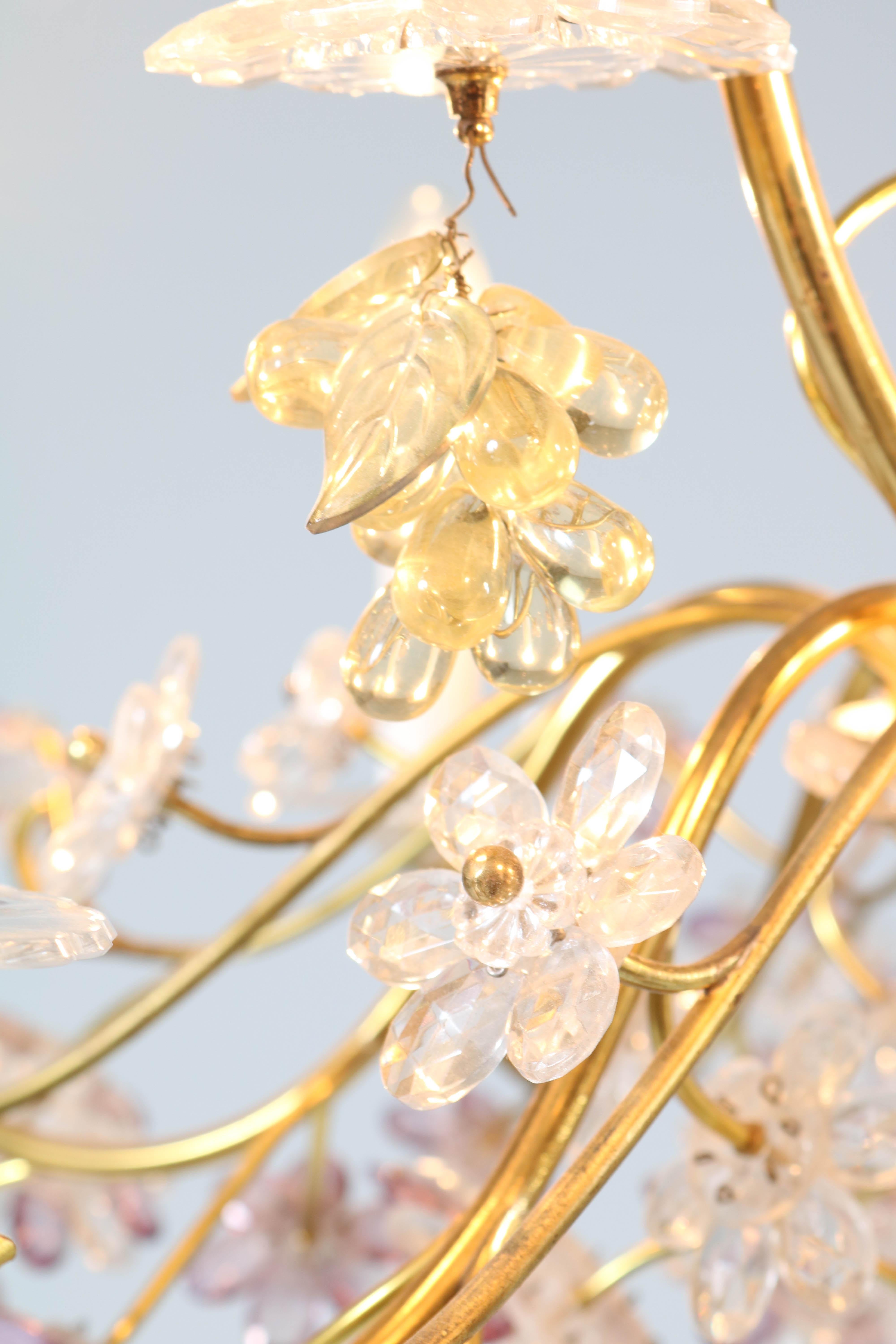 French Floral Amethyst Crystal Chandelier in the style of Maison Baguès, 1950s 2
