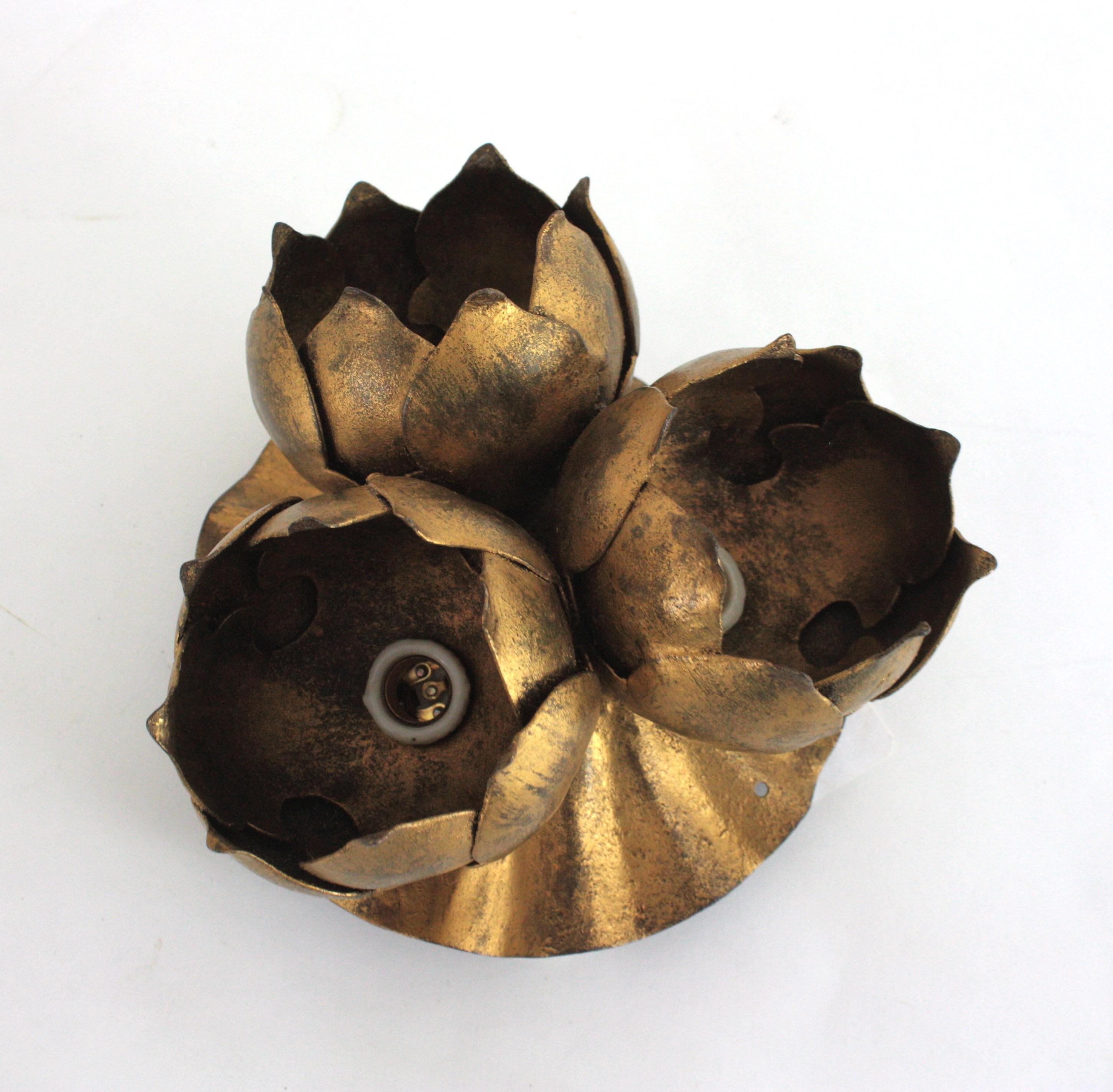 Plafonnier en fer doré avec bouquet de fleurs, années 1940 en vente 6