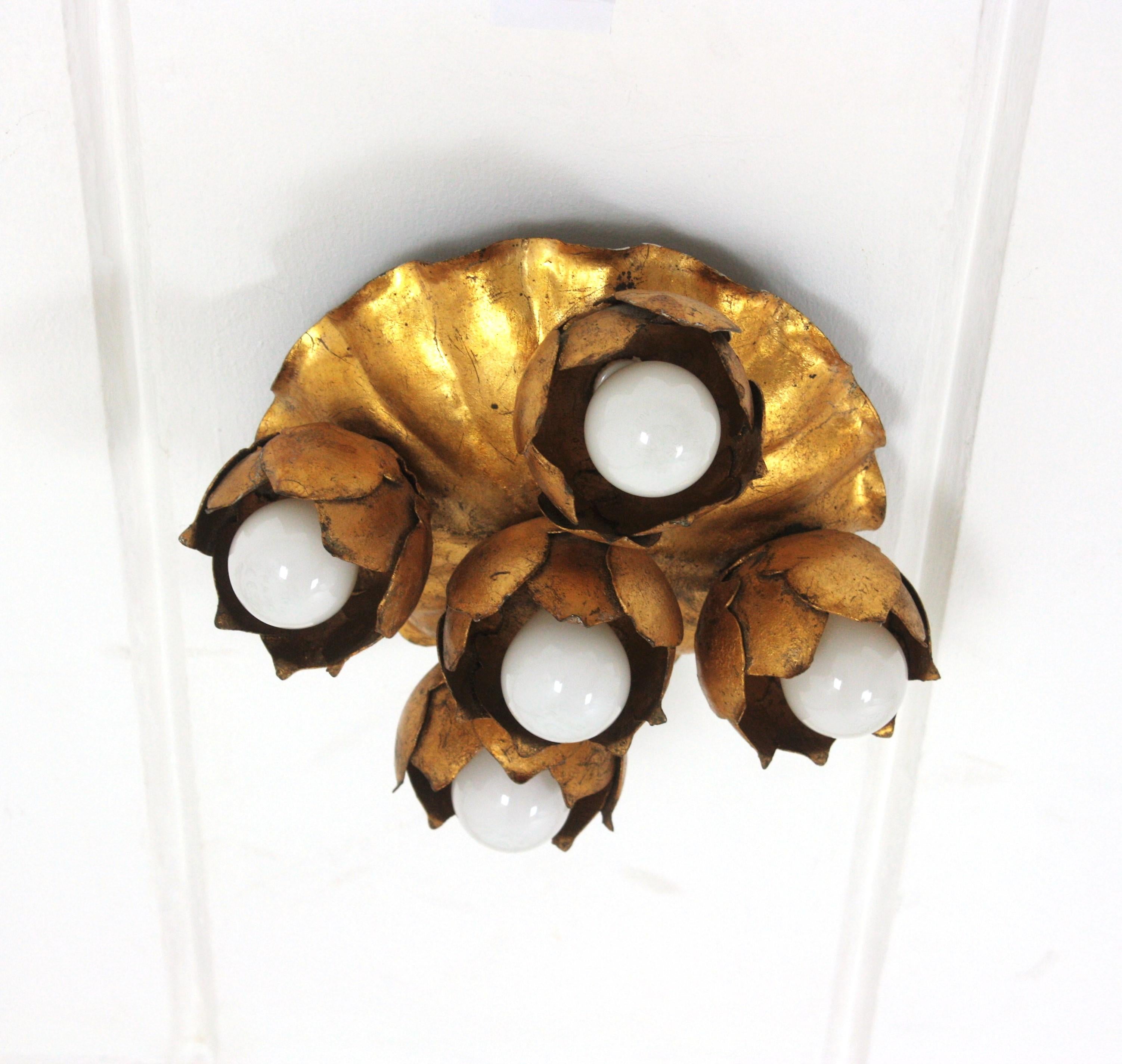 French Floral Flower Bouquet Light Fixture in Gilt Iron, Five Lights In Good Condition For Sale In Barcelona, ES