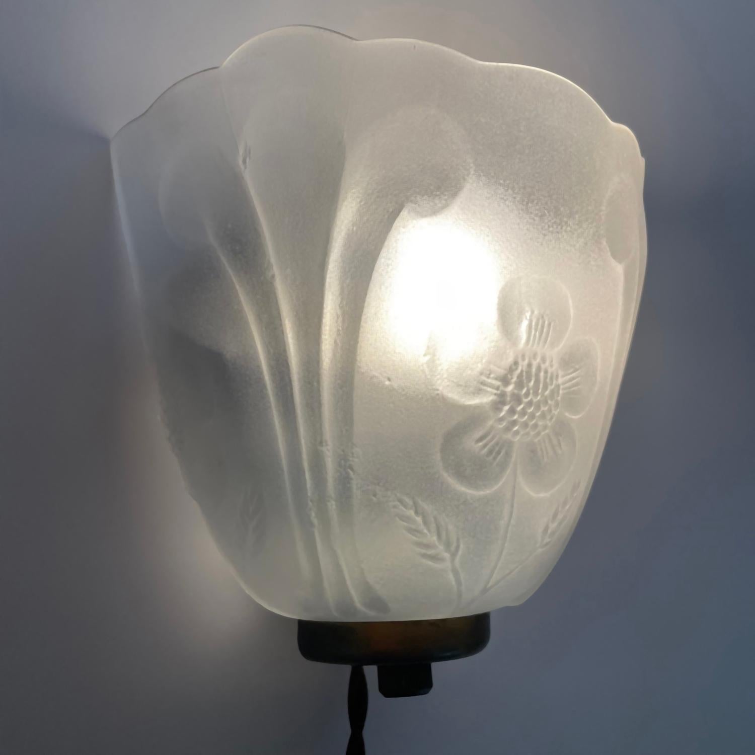 French Floral Glass Single Wall Sconce For Sale 6