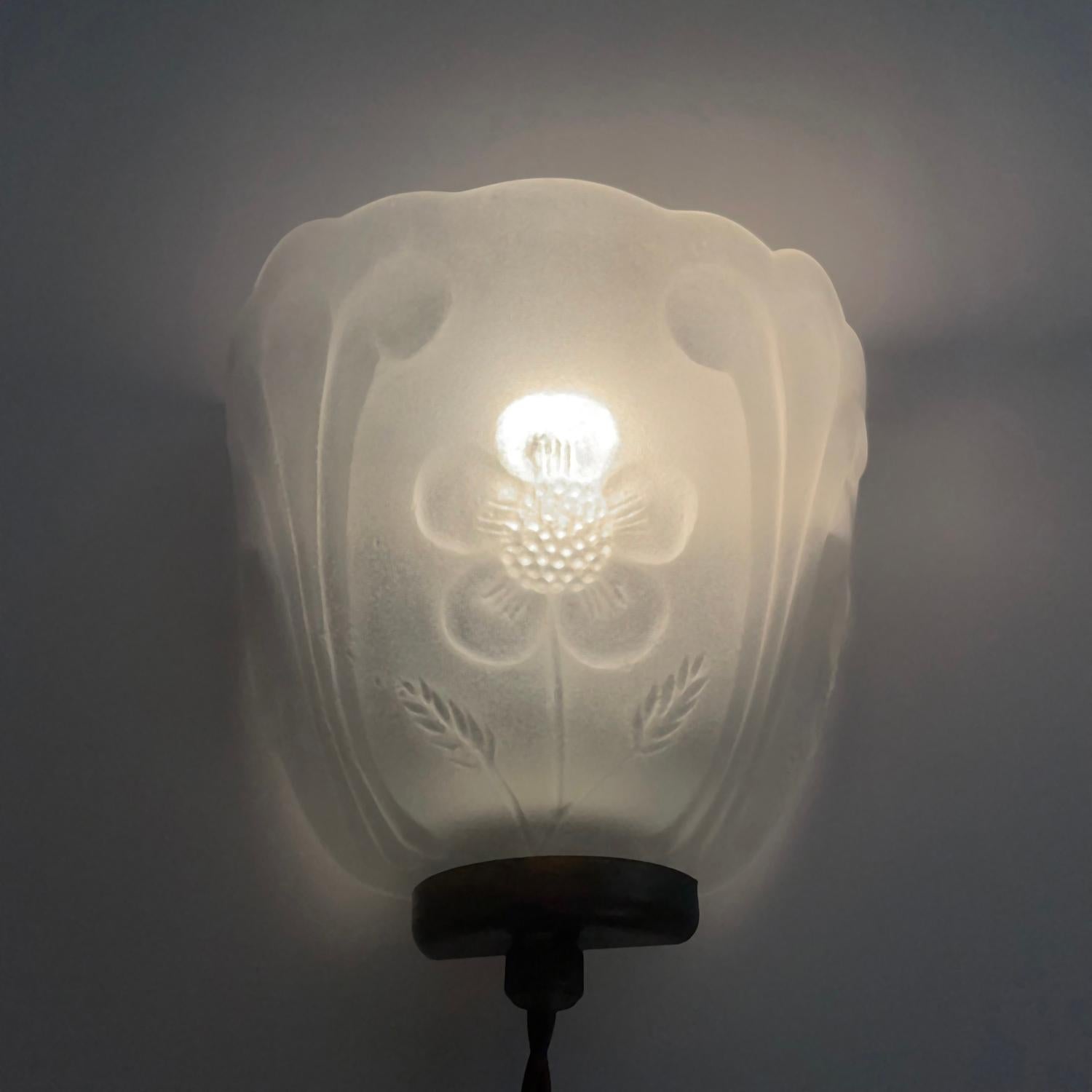 French Floral Glass Single Wall Sconce For Sale 5