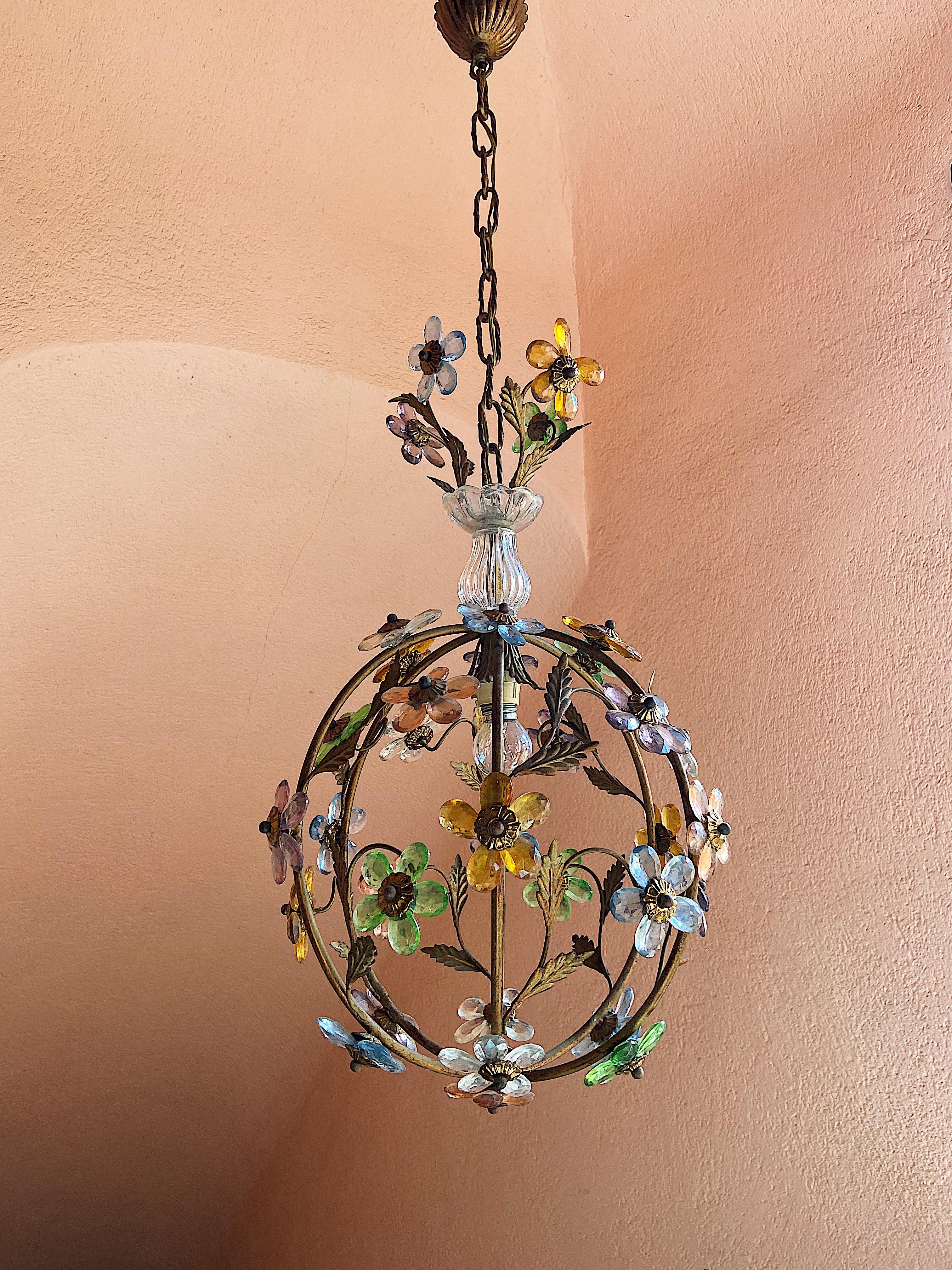 Mid-Century Modern French Flower Ball Crystal Prisms Maison Baguès Style Chandelier, 1920s