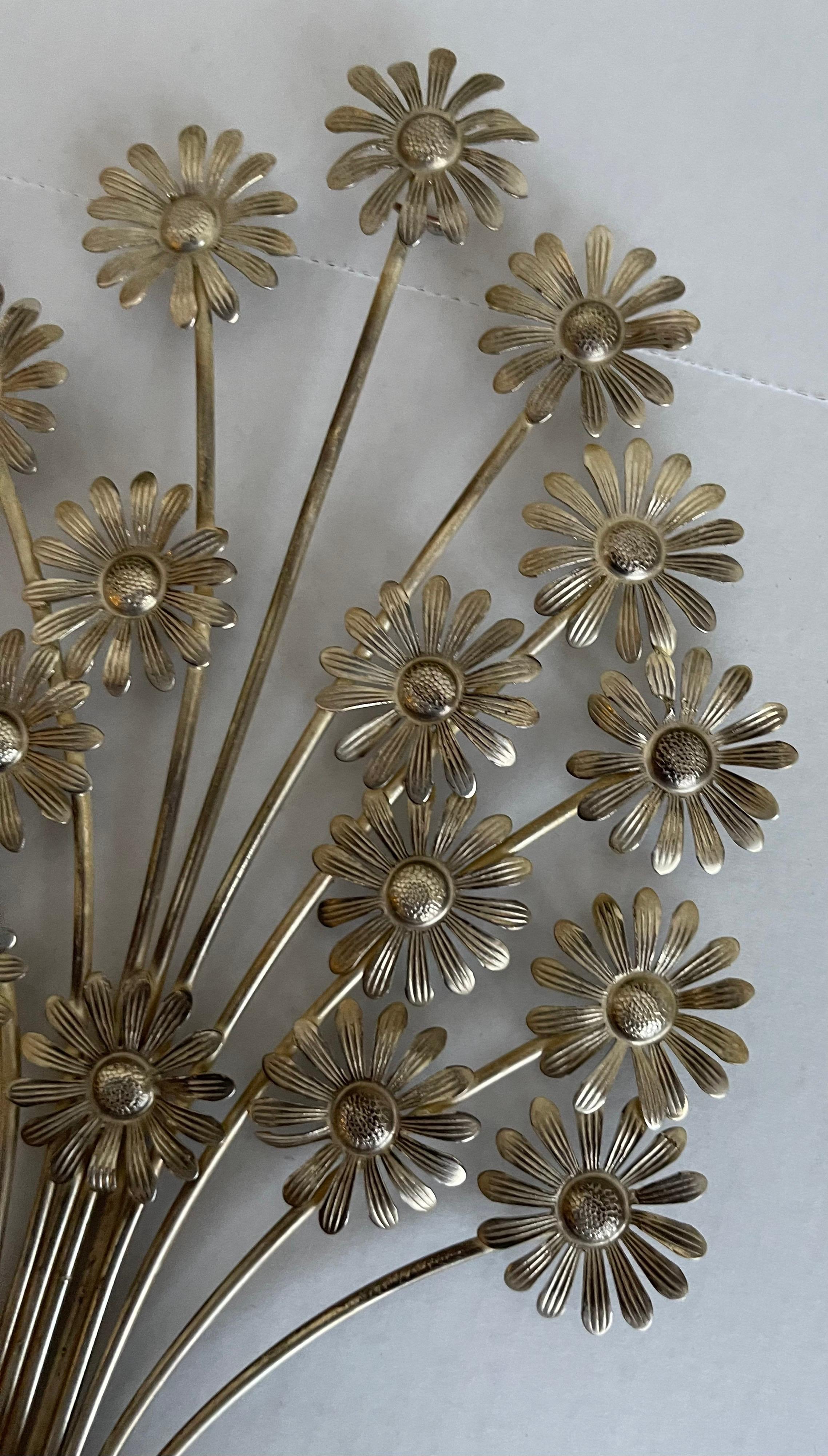 Français Applique simple en métal French Flower en vente