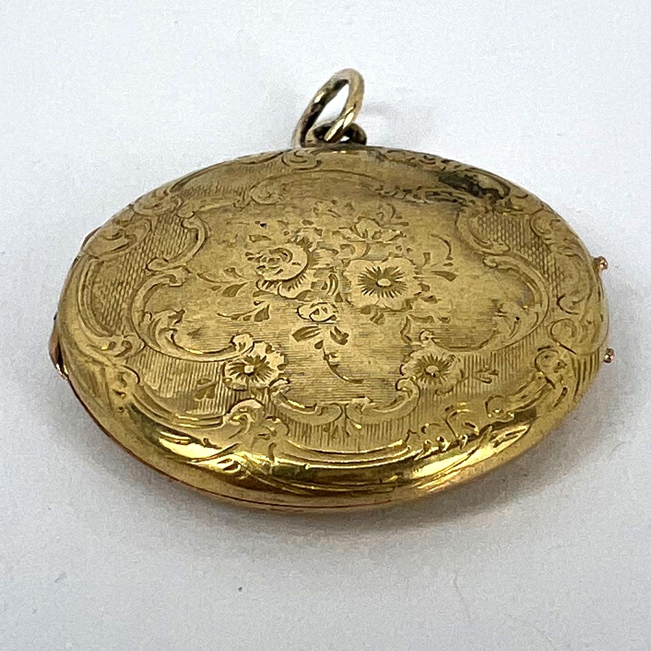 Médaillon pendentif fleurs françaises en or jaune 18 carats en vente 12