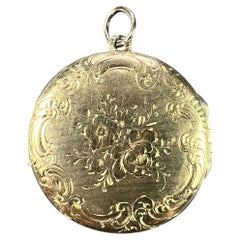 Médaillon pendentif fleurs françaises en or jaune 18 carats