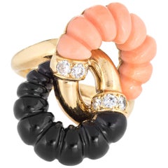 French Fluted Coral Onyx Diamond Ring Vintage 18 Karat Gold Infinity Jewelry