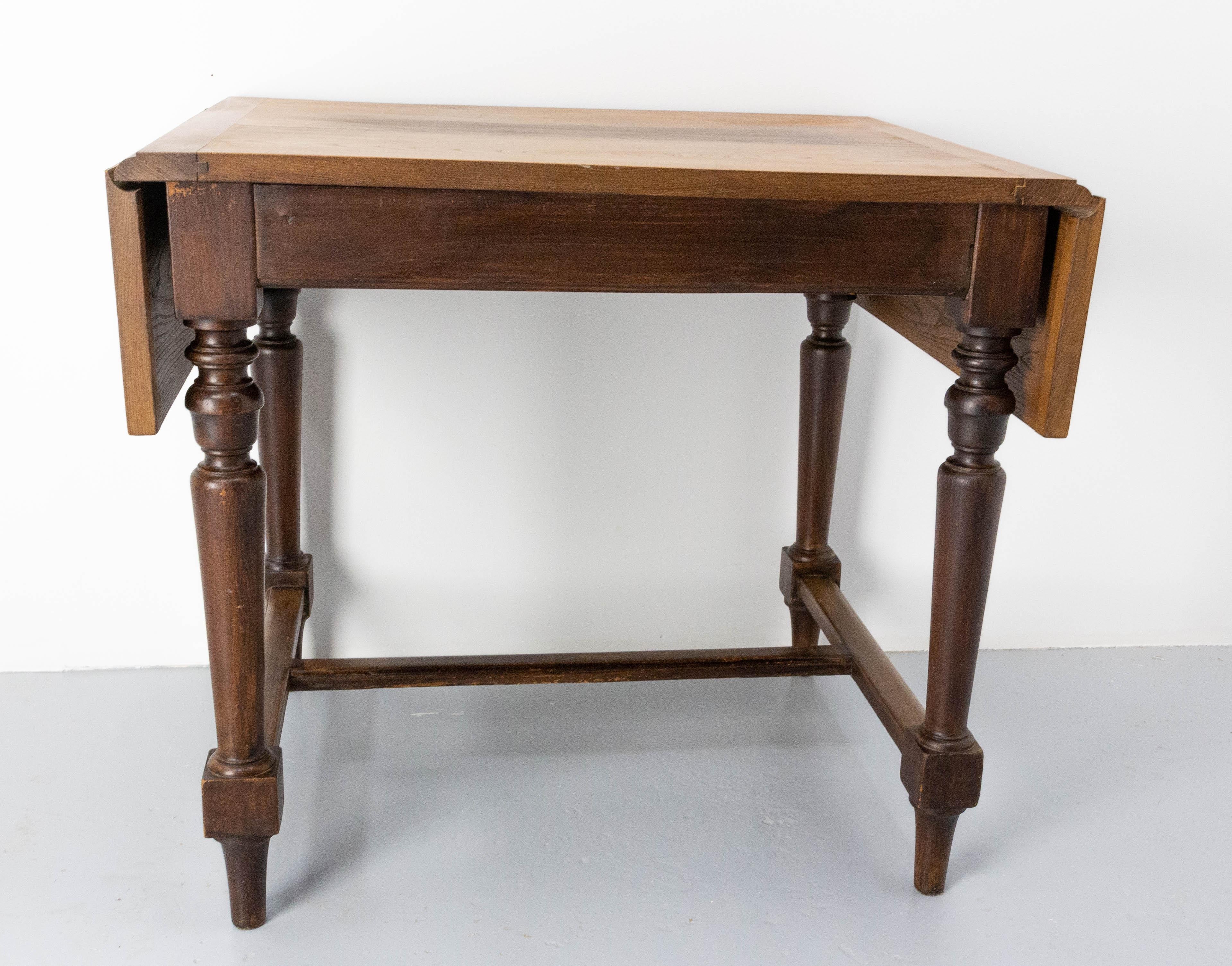 French Foldable Dining or Writing Table, Beech and Chestnut, circa 1970 For Sale 3
