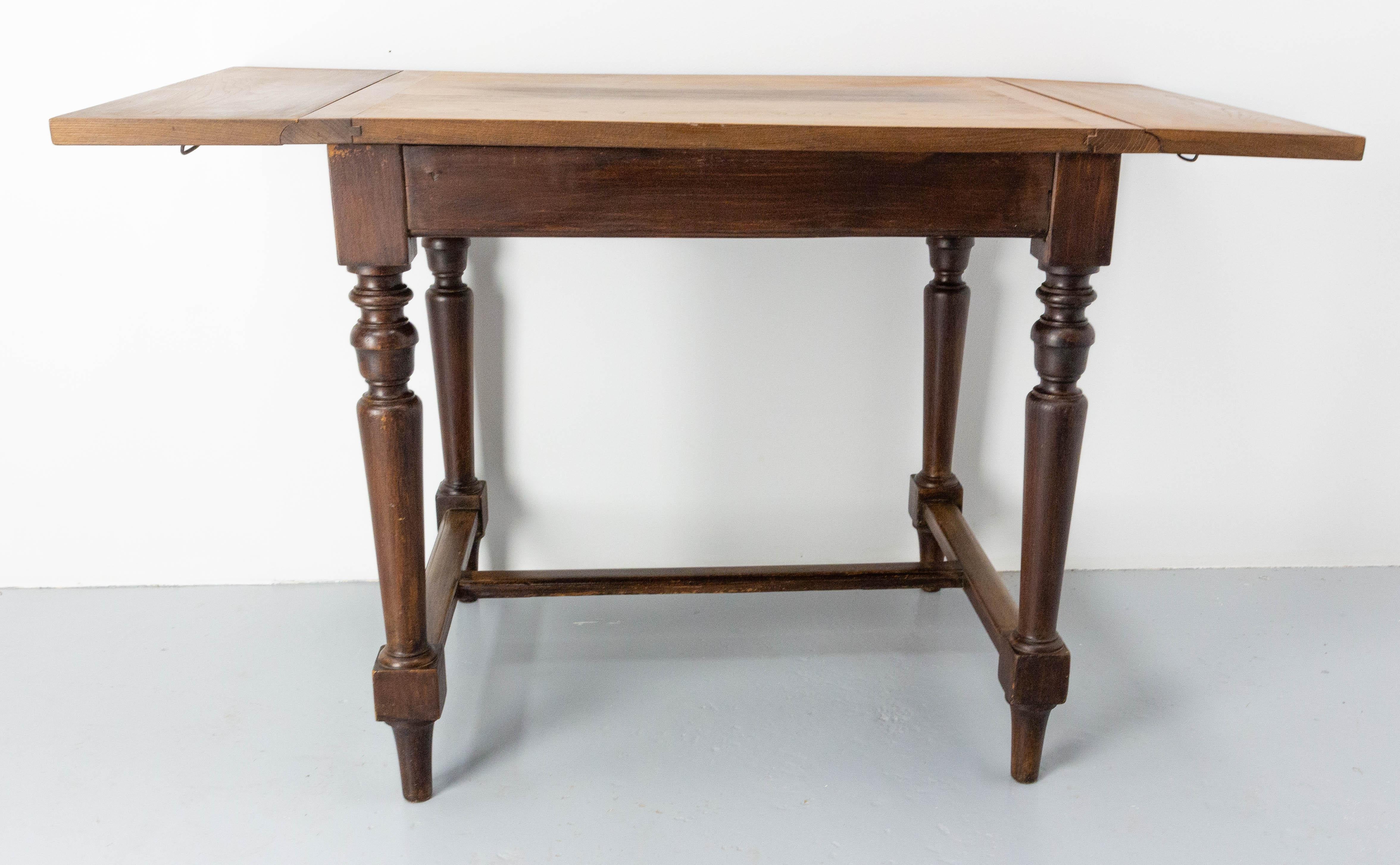 French Foldable Dining or Writing Table, Beech and Chestnut, circa 1970 For Sale 4
