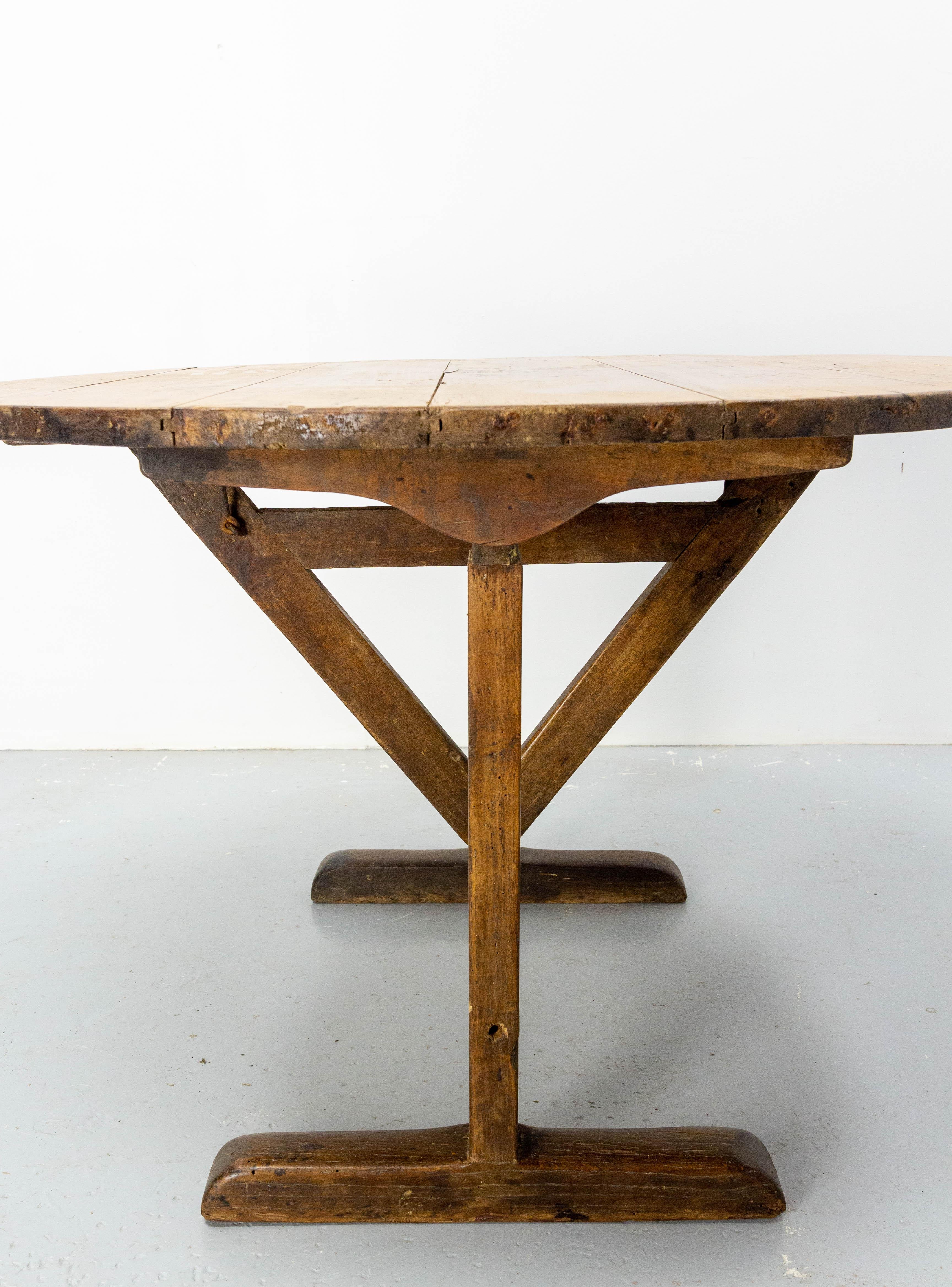 Französischer klappbarer Tisch aus Eiche und Pappelholz, Weinmacher-Tisch, 19. Jahrhundert im Angebot 4