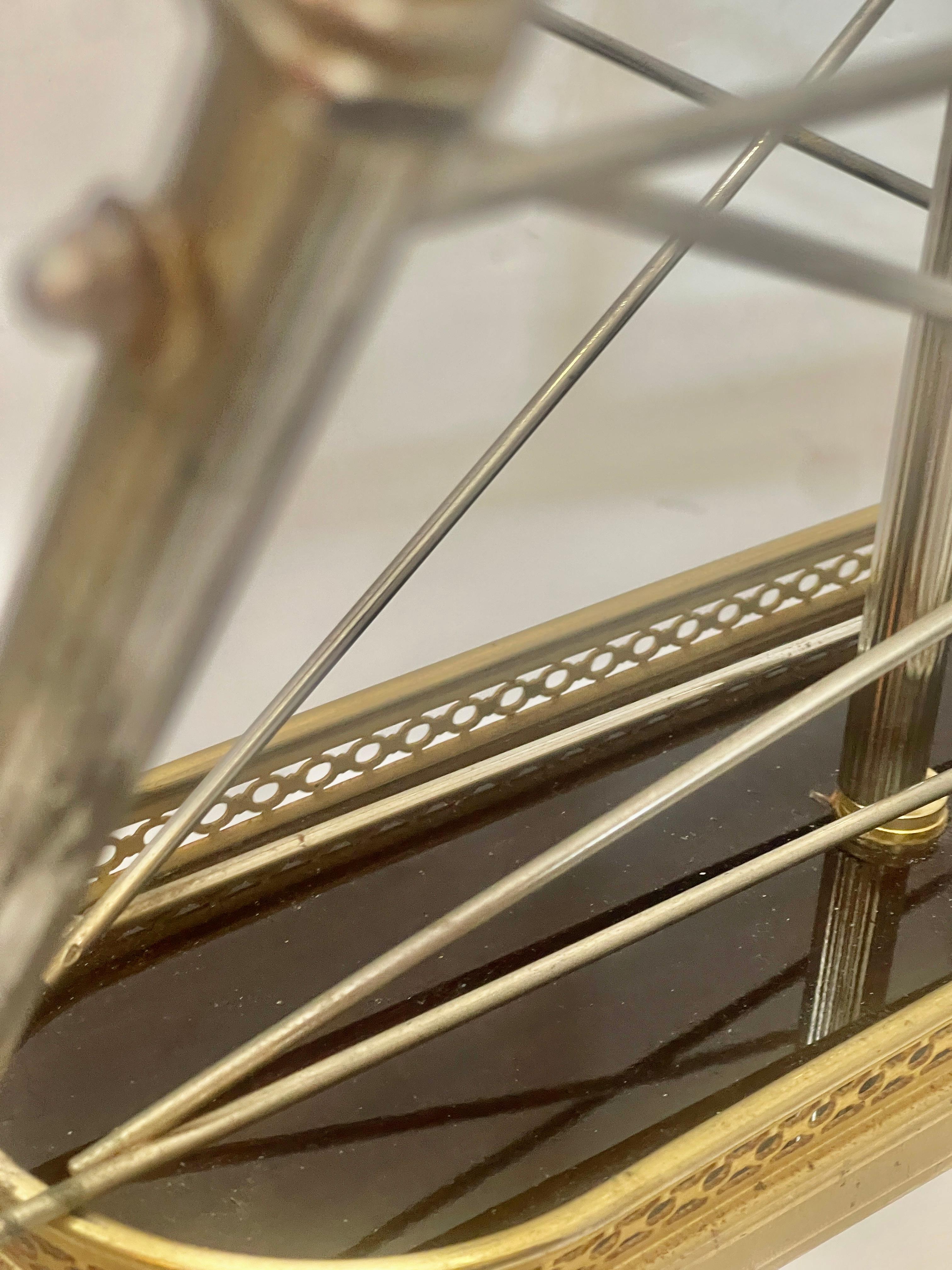 French Folding Magazine Rack, Neoclassical Style in Gilt Metal & Silver, 1950s For Sale 10