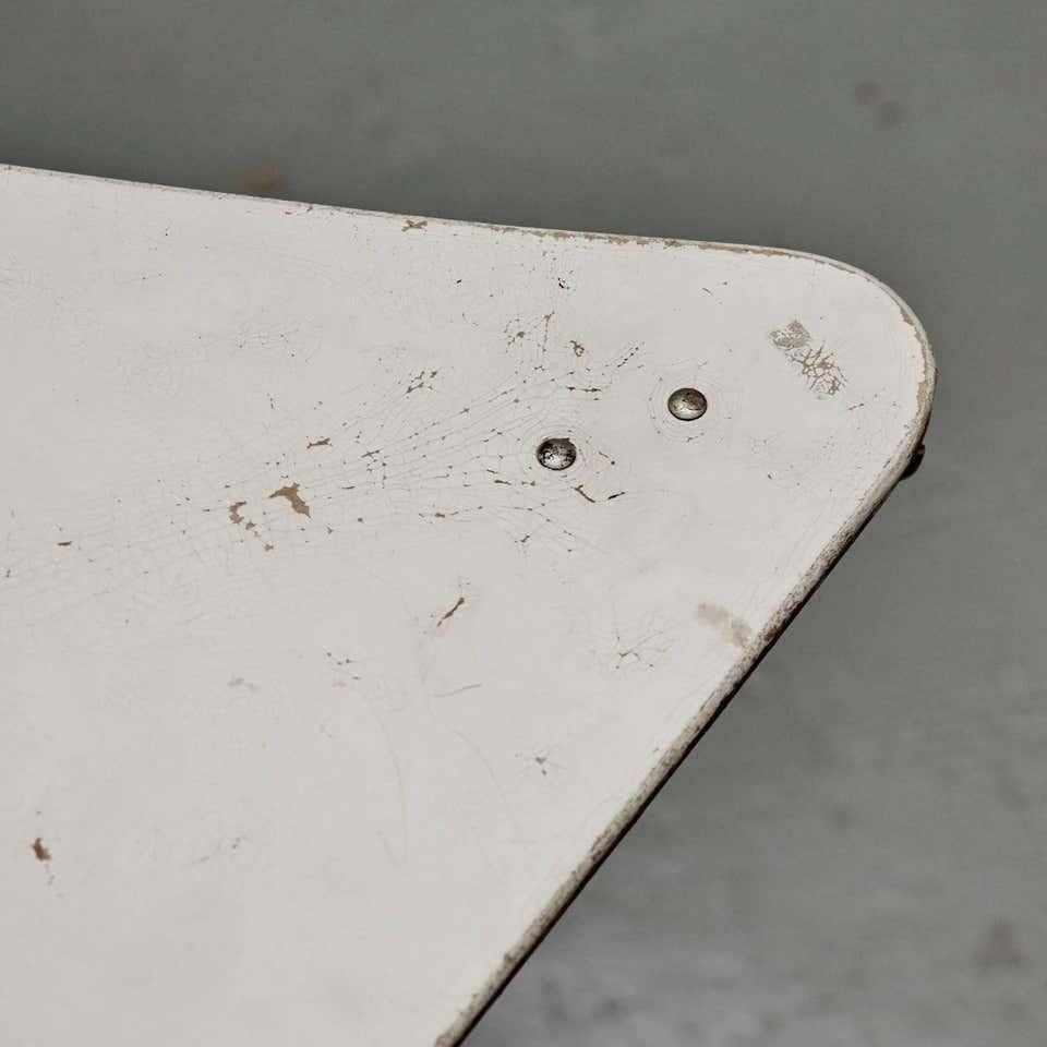 Milieu du XXe siècle Table pliante française - Circa 1960, fabriquée en France par un designer inconnu en vente