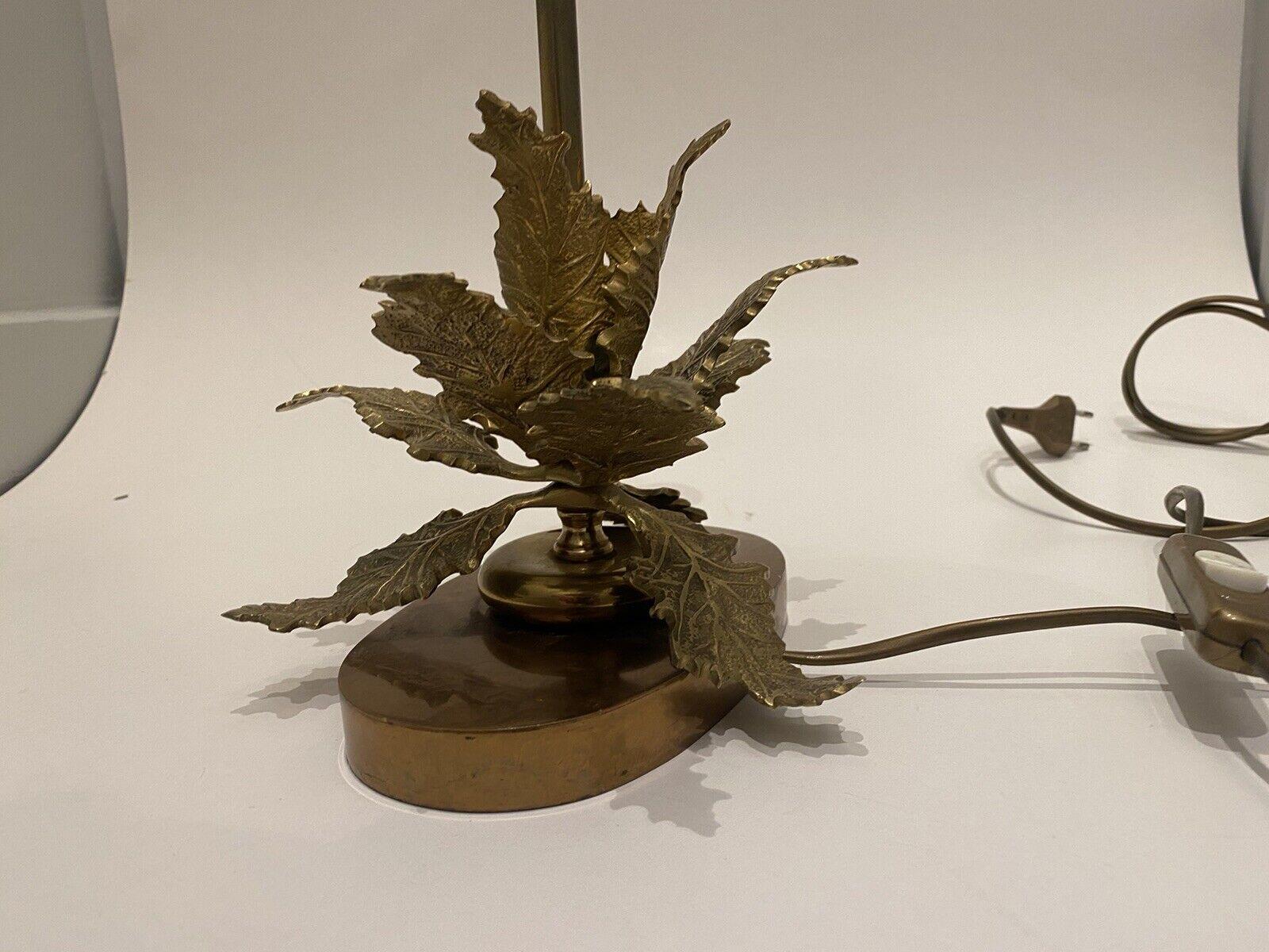 French Foliage Brass Lamp in the style of Maison Charles, 1970s In Good Condition For Sale In Lille, FR