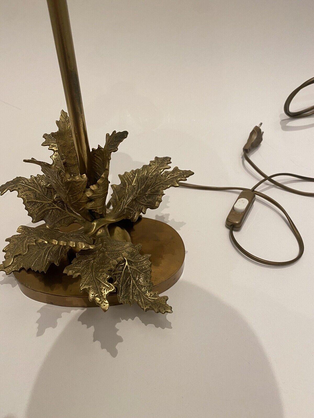 French Foliage Brass Lamp in the style of Maison Charles, 1970s For Sale 1