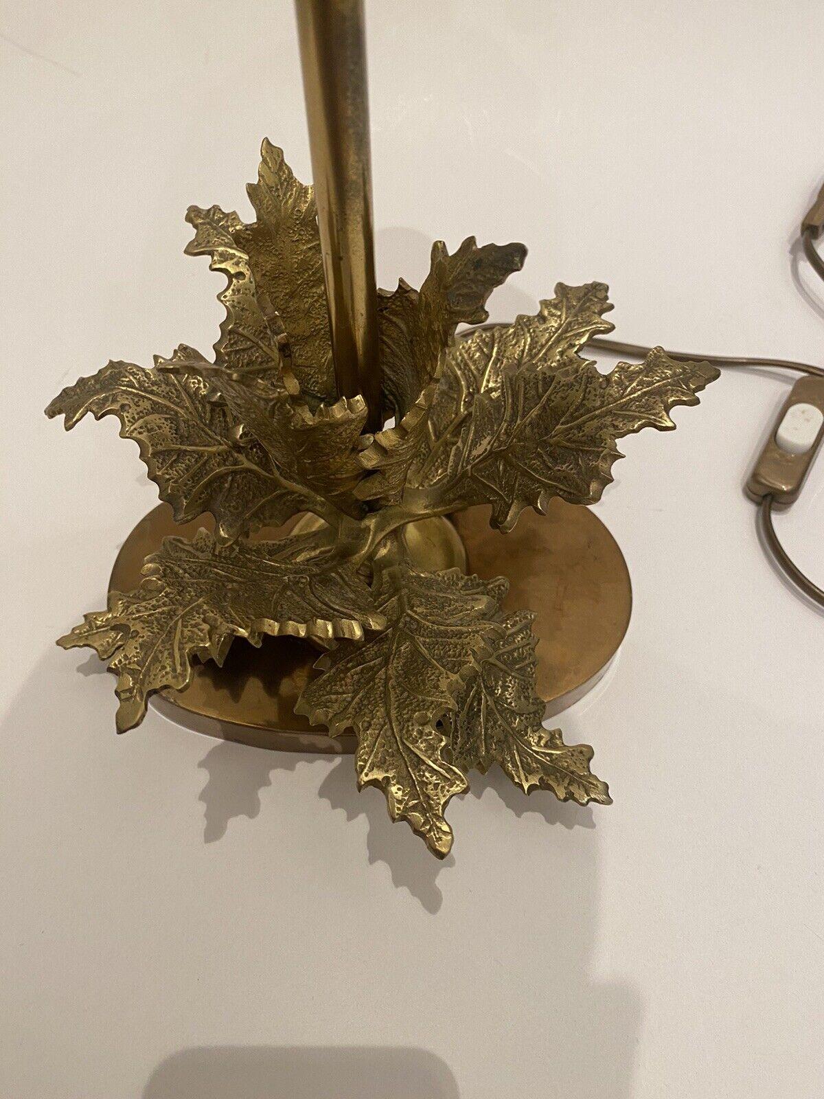 French Foliage Brass Lamp in the style of Maison Charles, 1970s For Sale 2
