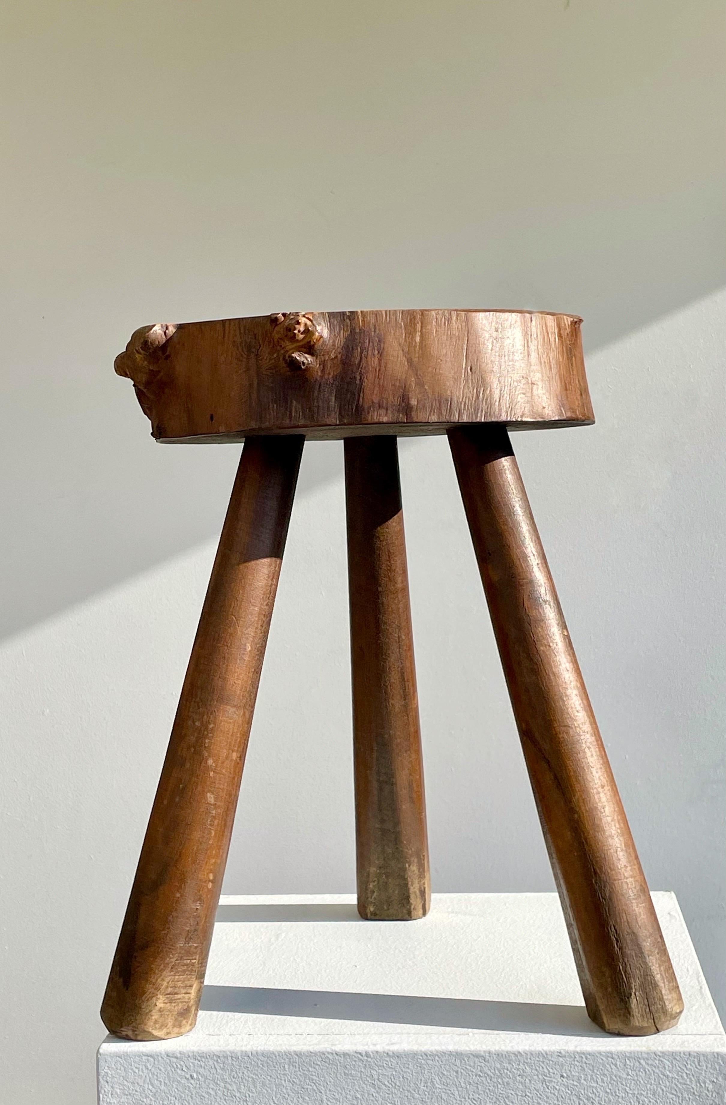 Mid-20th Century French Folk Art Brutalist Tripod Shepherd’s Stool, 1950s For Sale