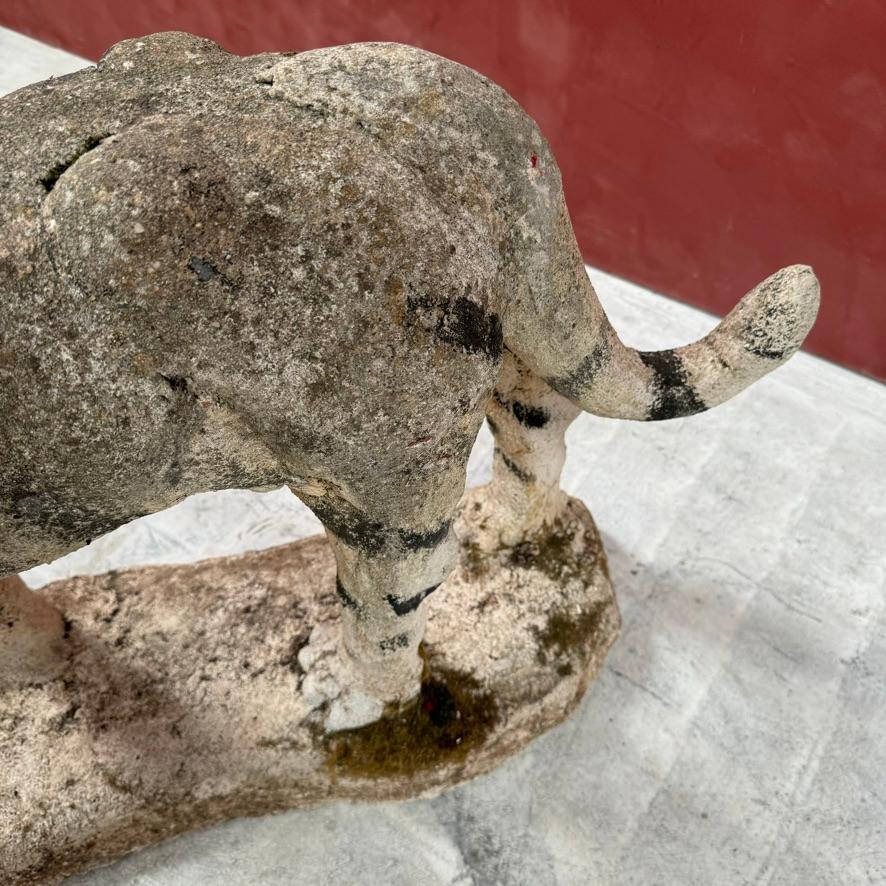 Arte popular francés Tigre de hormigón en venta 4