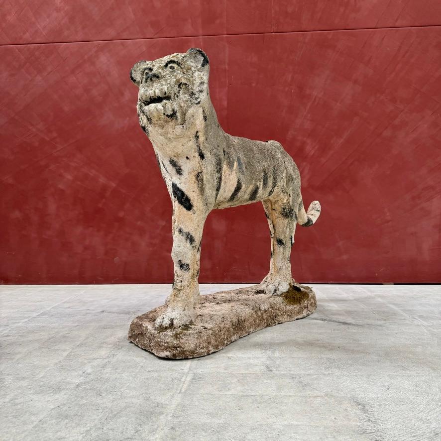 Arte popular francés Tigre de hormigón Francés en venta