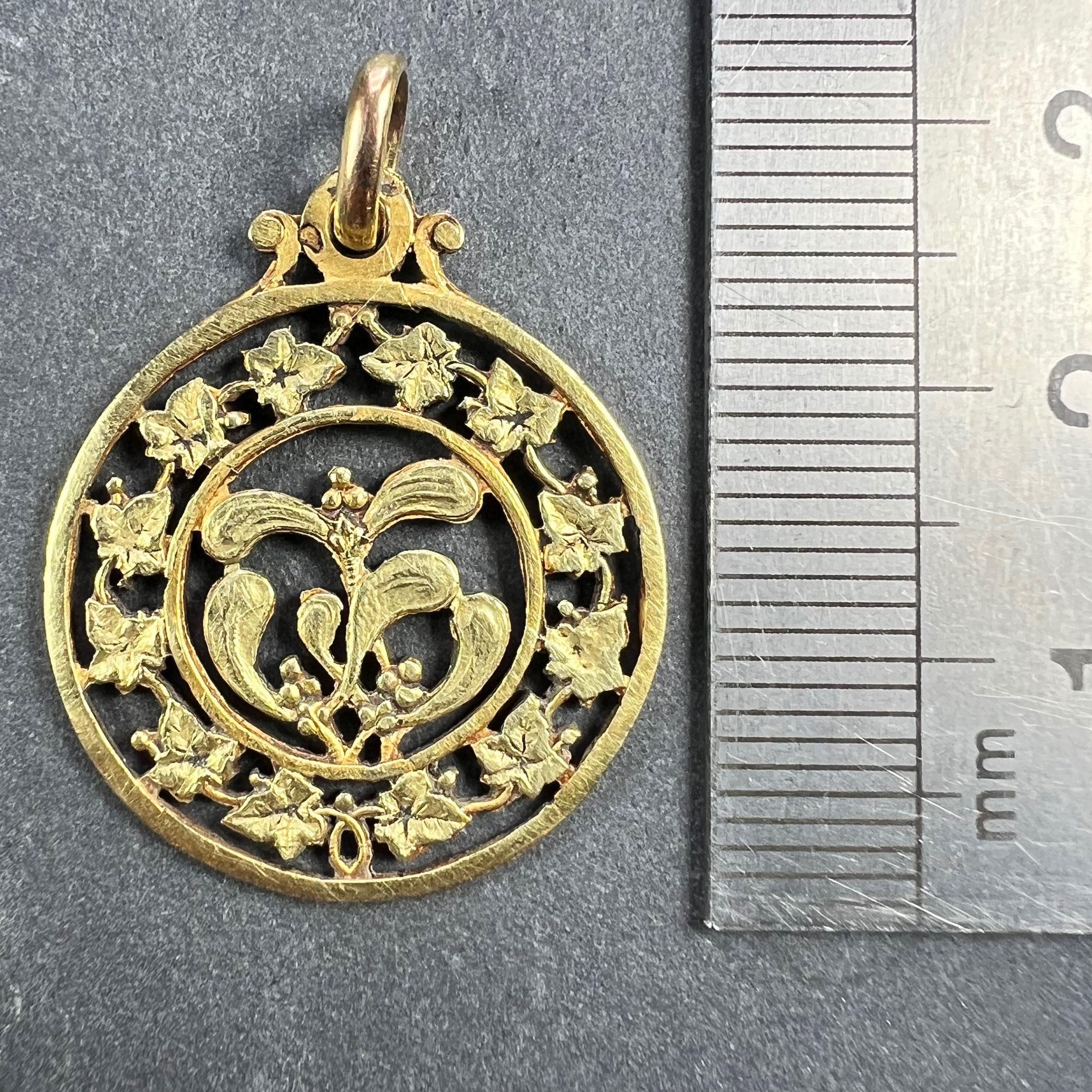 French Forever Love Mistletoe Ivy 18K Yellow Gold Charm Pendant For Sale 6