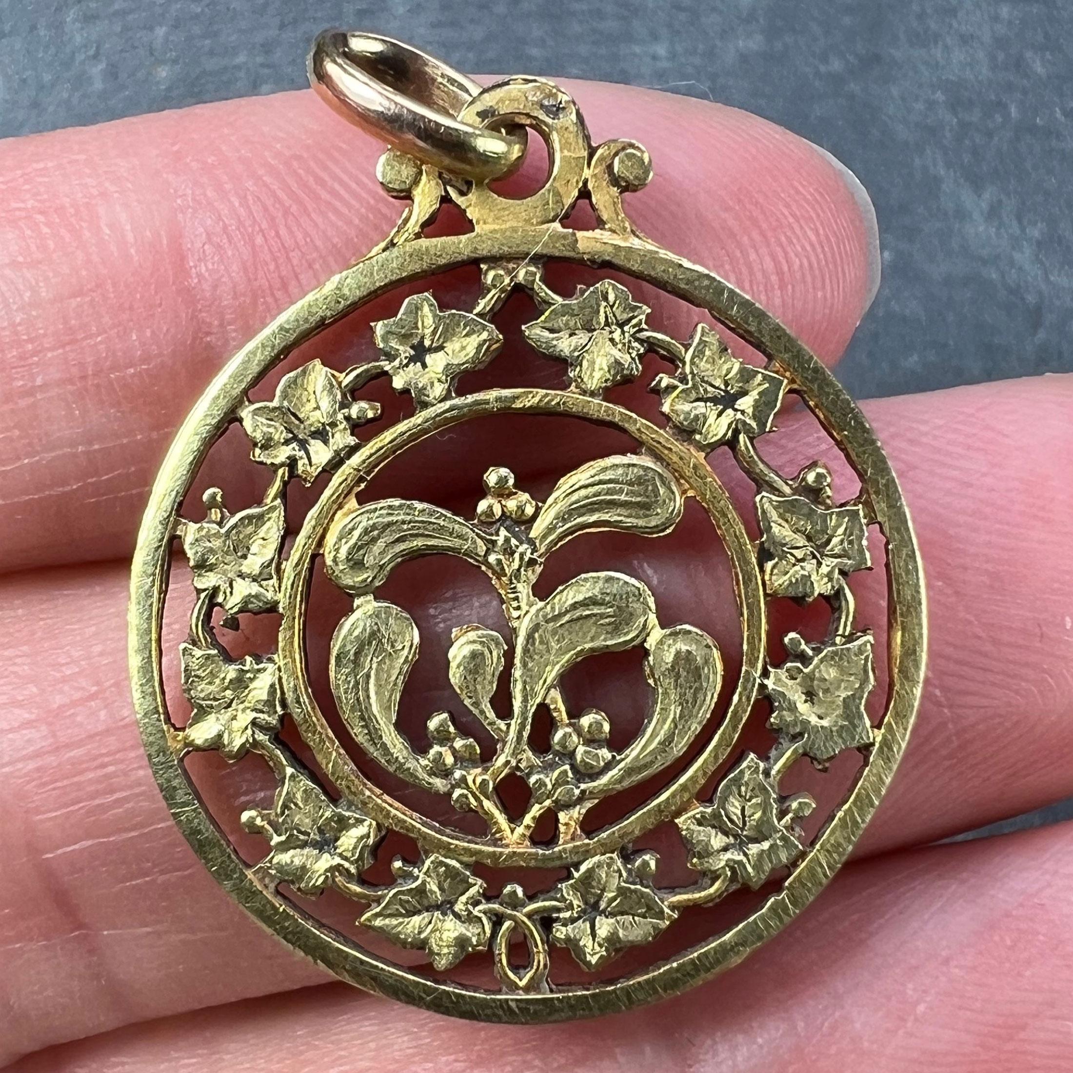 French Forever Love Mistletoe Ivy 18K Yellow Gold Charm Pendant For Sale 1