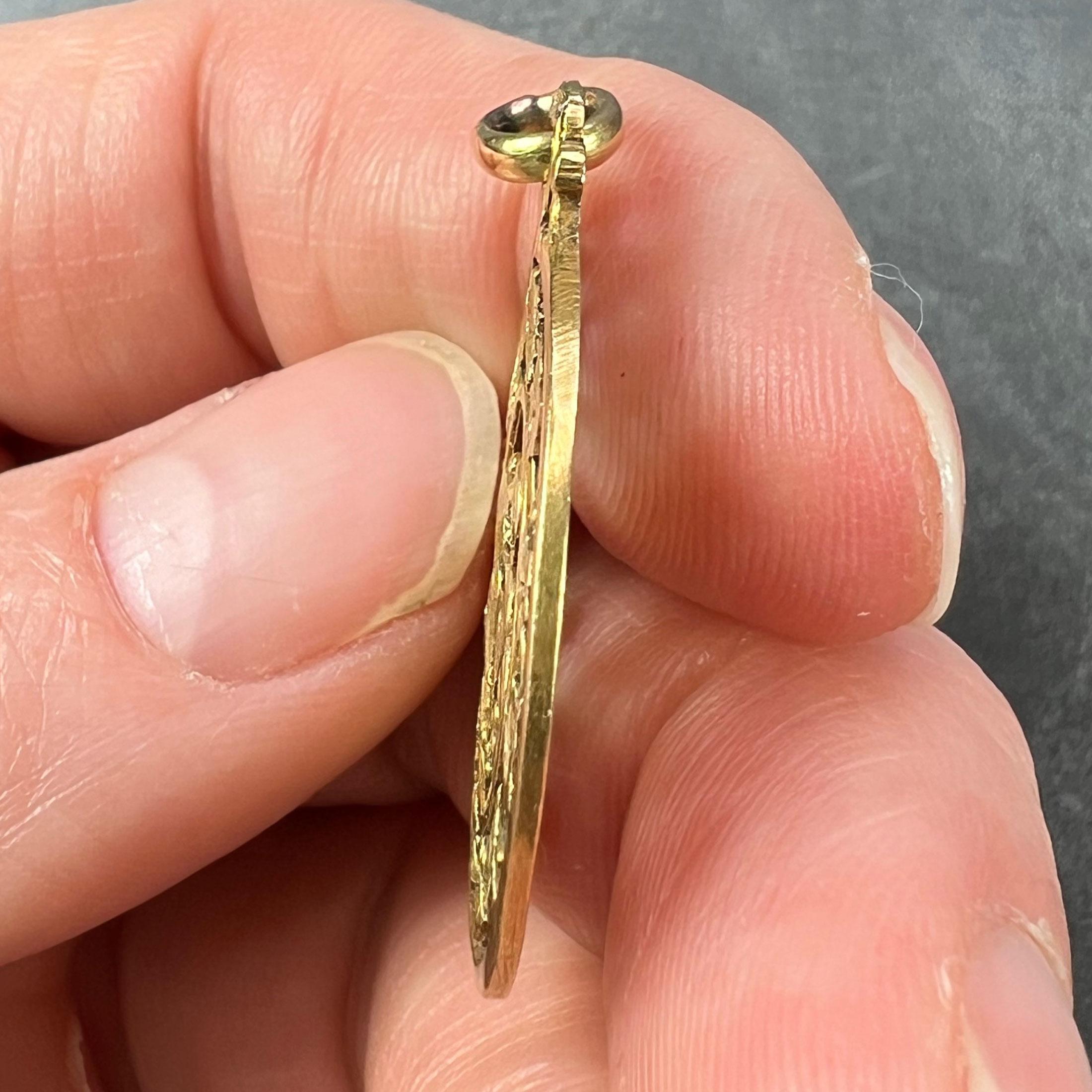 French Forever Love Mistletoe Ivy 18K Yellow Gold Charm Pendant For Sale 4