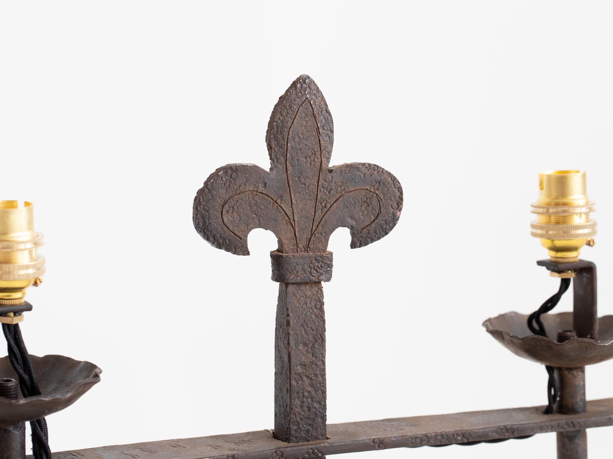 Néo-gothique Lampes de table en fer forgé français datant d'environ 1870 en vente