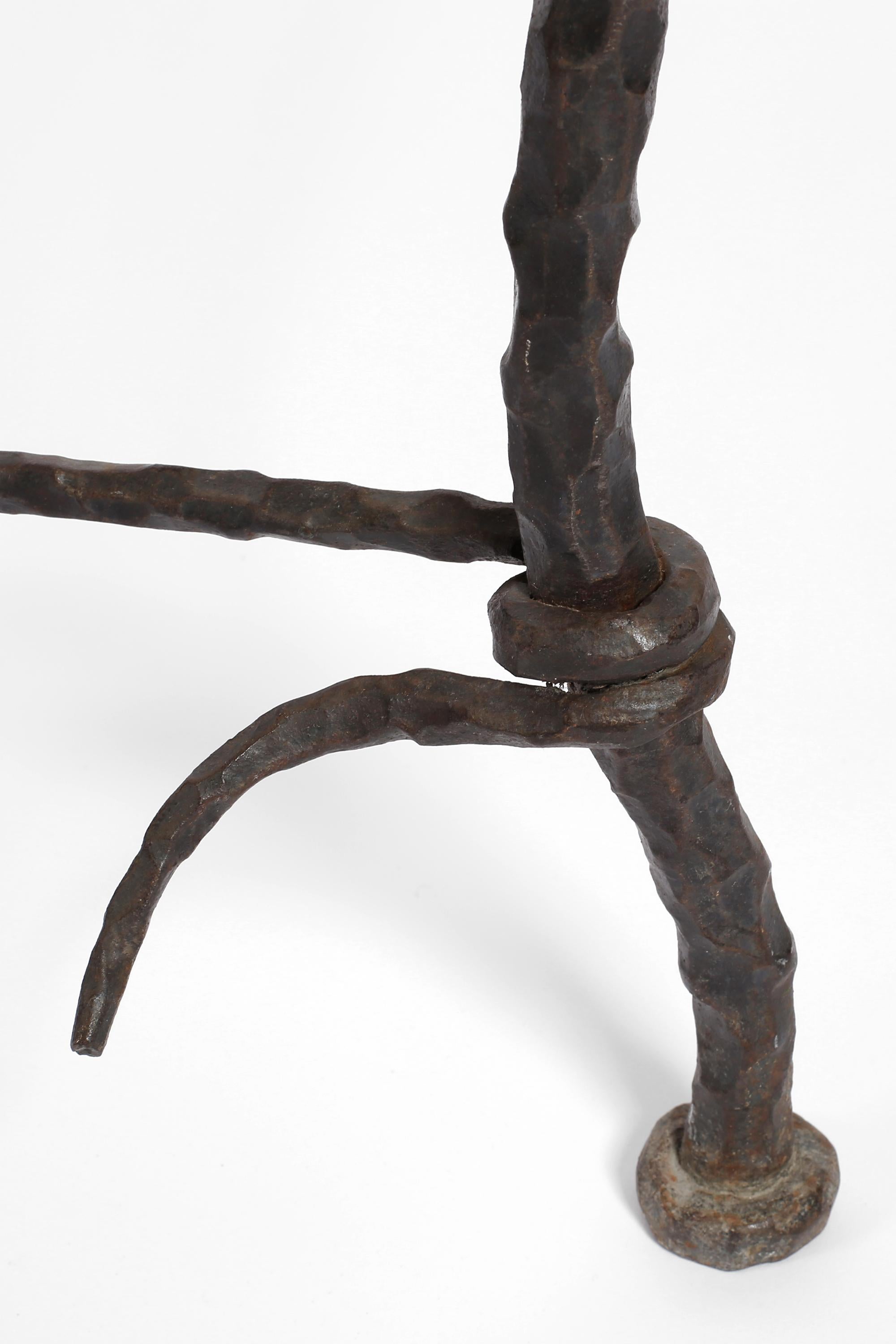 Table centrale française en fer forgé et pierre calcaire à la manière de Diego Giacometti 1