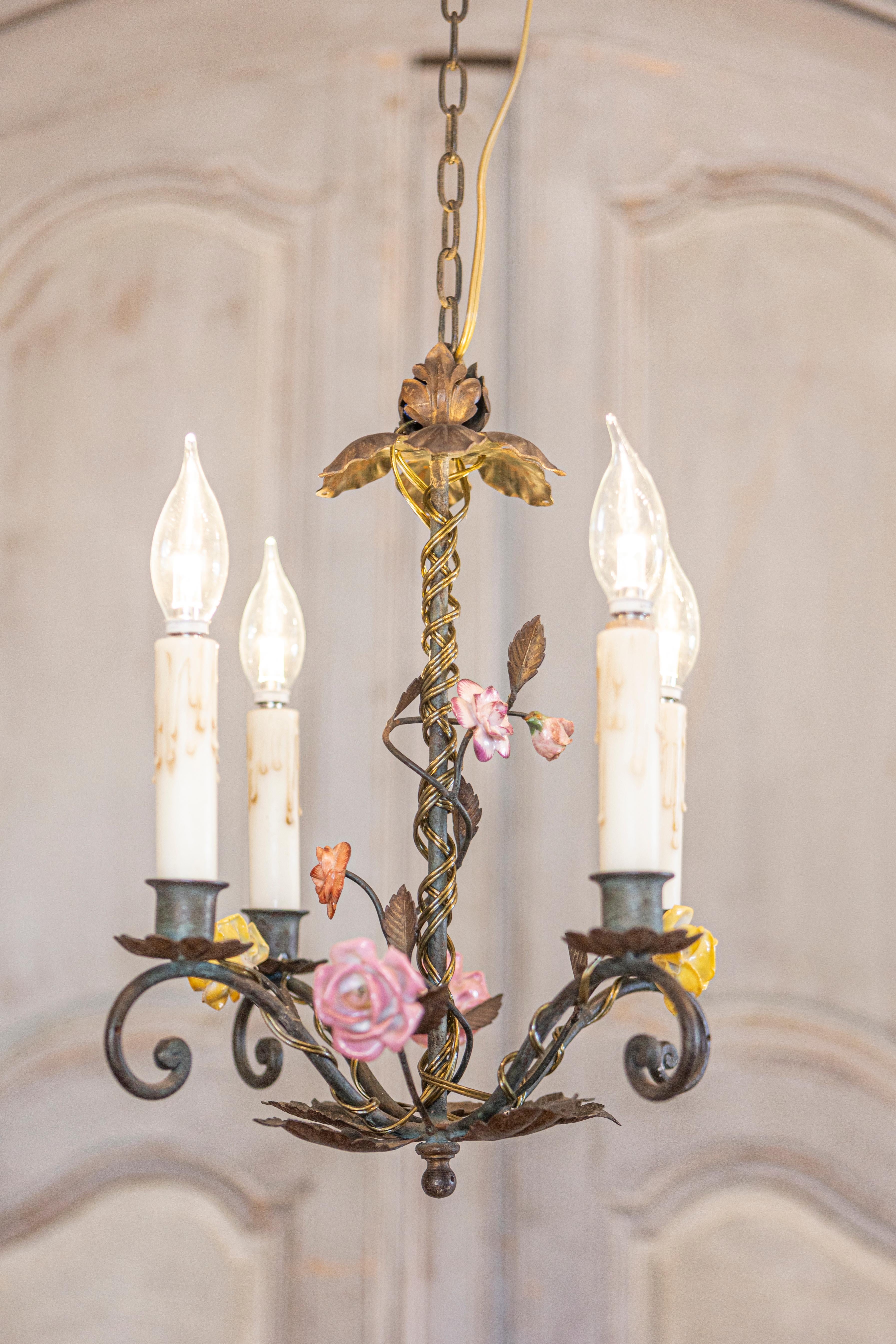 French Four-Light Chandelier with Hand-Painted Porcelain Roses and Foliage In Good Condition For Sale In Atlanta, GA
