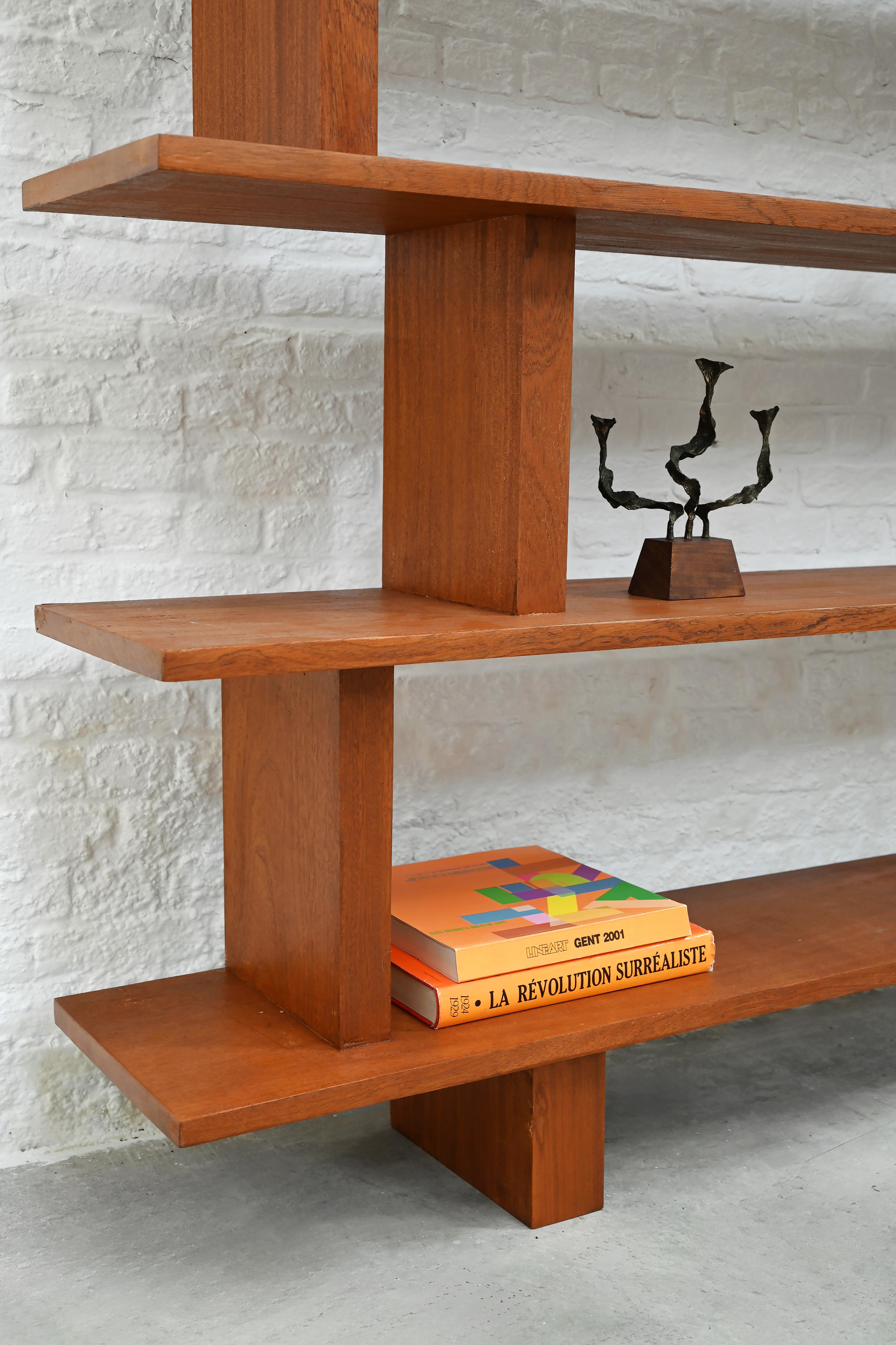 Mobile da parete / libreria francese a forma libera, 20° secolo in vendita 1