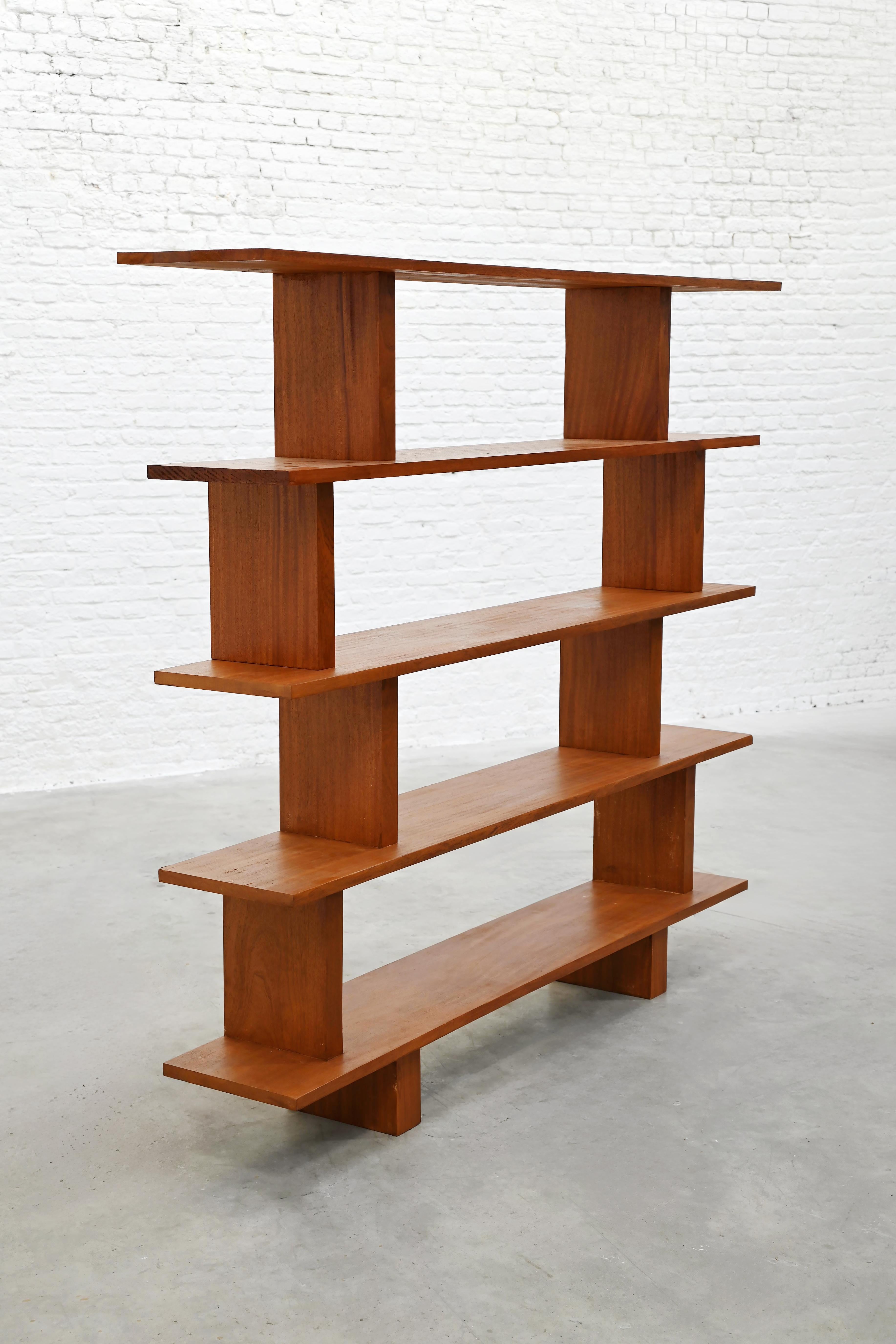 Mobile da parete / libreria francese a forma libera, 20° secolo in vendita 2