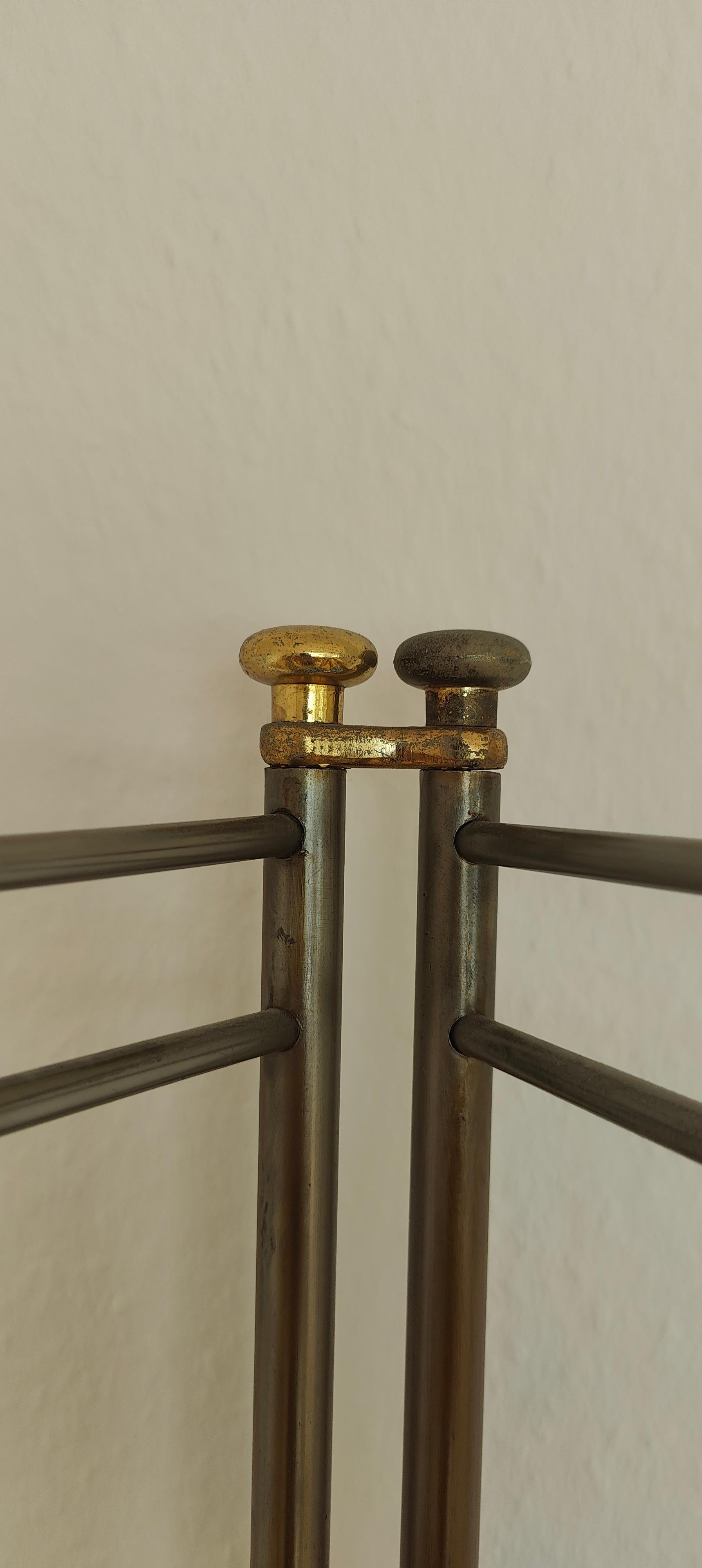 french freestanding bicolour shelf In Good Condition For Sale In Kiel, SH