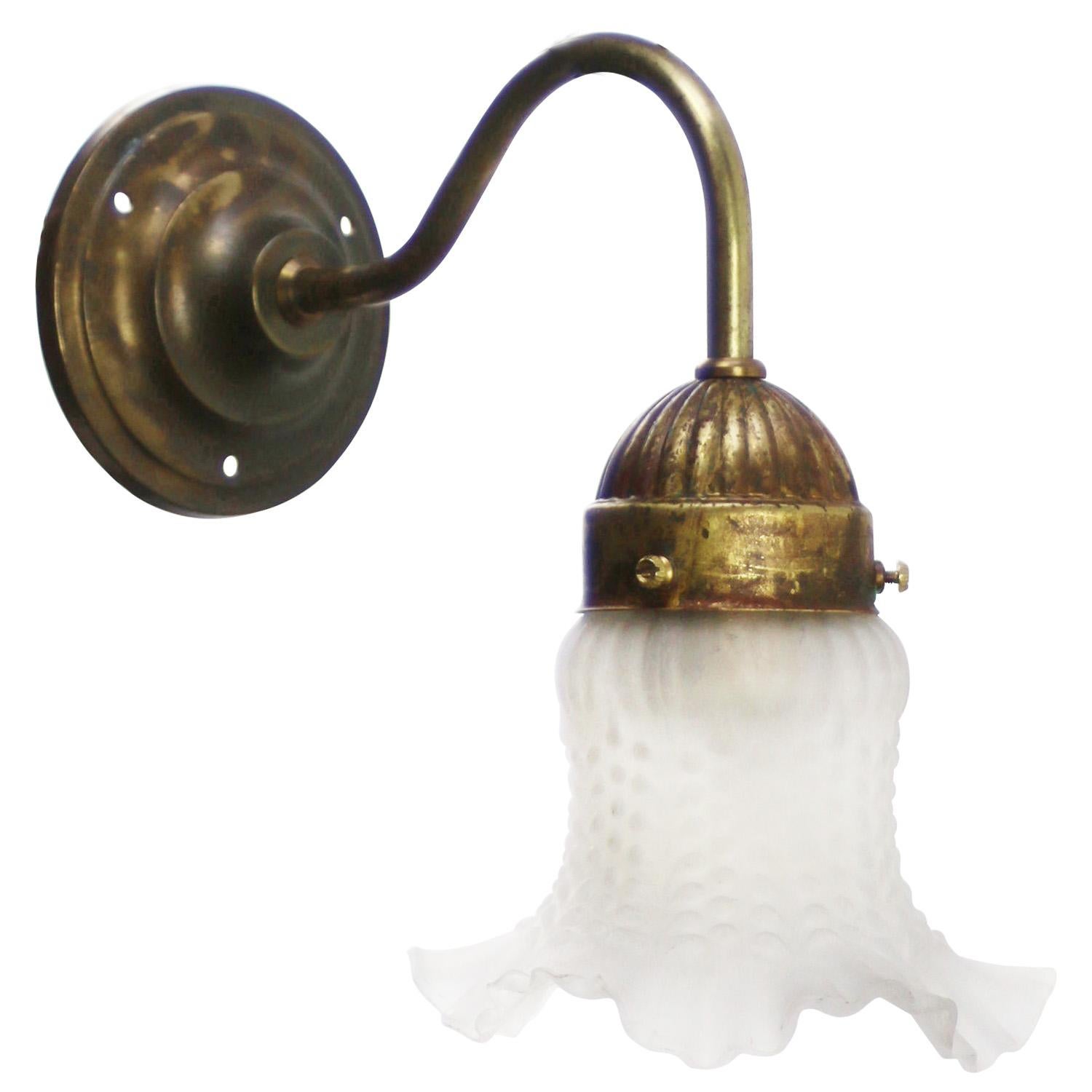 French wall lamp
White marble, opaline glass.
Brass wall piece and arm

diameter brass wall mount: 10 cm / 3.94, 3 holes to secure

Weight: 0.70 kg / 1.5 lb

Multiple flower design glasses in stock, contact for more info

Priced per individual item.