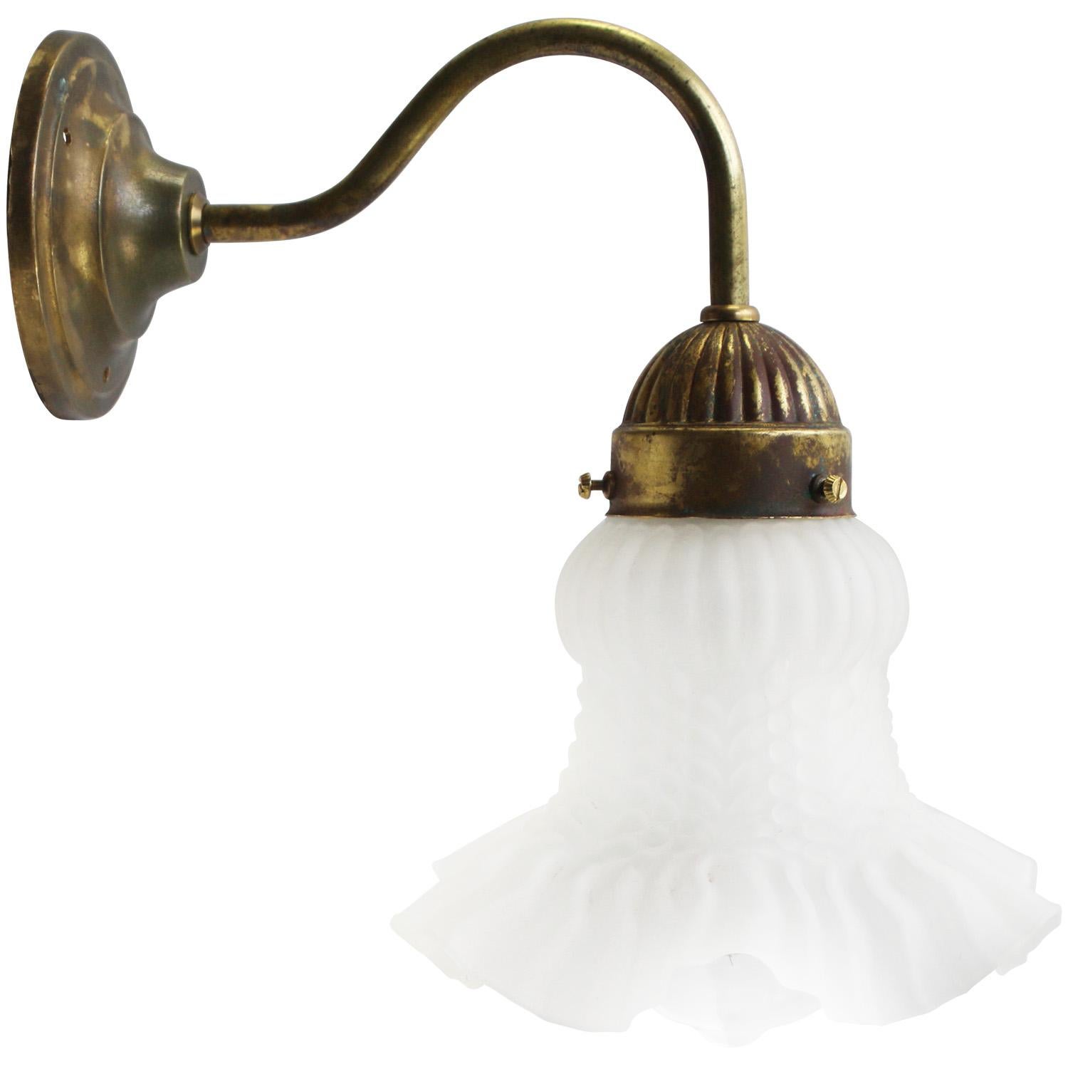 French wall lamp
White marble, opaline glass.
Brass wall piece and arm

diameter brass wall mount: 10 cm / 3.94, 3 holes to secure

Weight: 0.80 kg / 1.8 lb

Multiple flower design glasses in stock, contact for more info

Priced per individual item.
