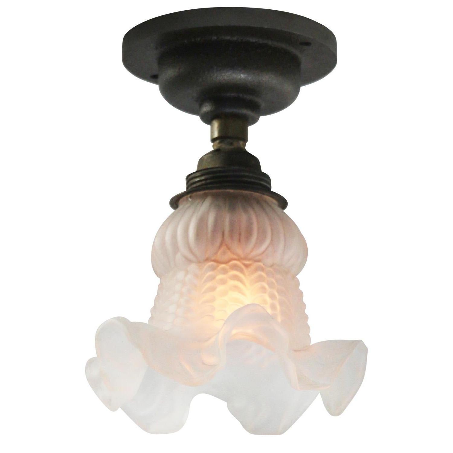 Calco Lampade da soffitto a incasso in ottone con vetro smerigliato francese e ghisa in vendita