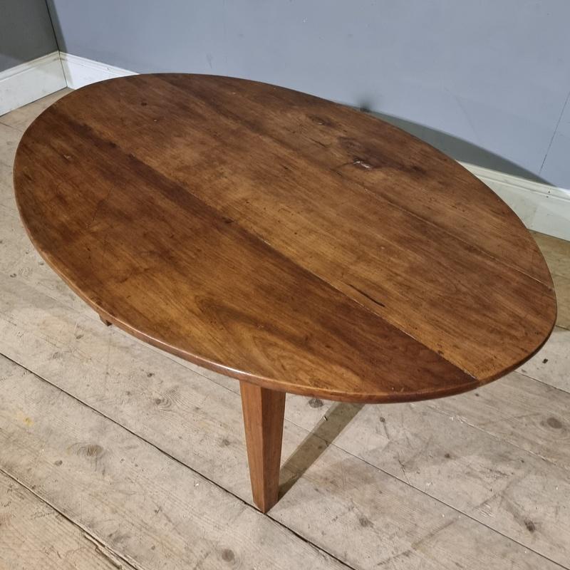 Pretty French oval fruitwood coffee table. Lovely colour. 1880.

Dimensions
51.5 inches (131 cms) Wide
33.5 inches (85 cms) Deep
21 inches (53 cms) High.

 