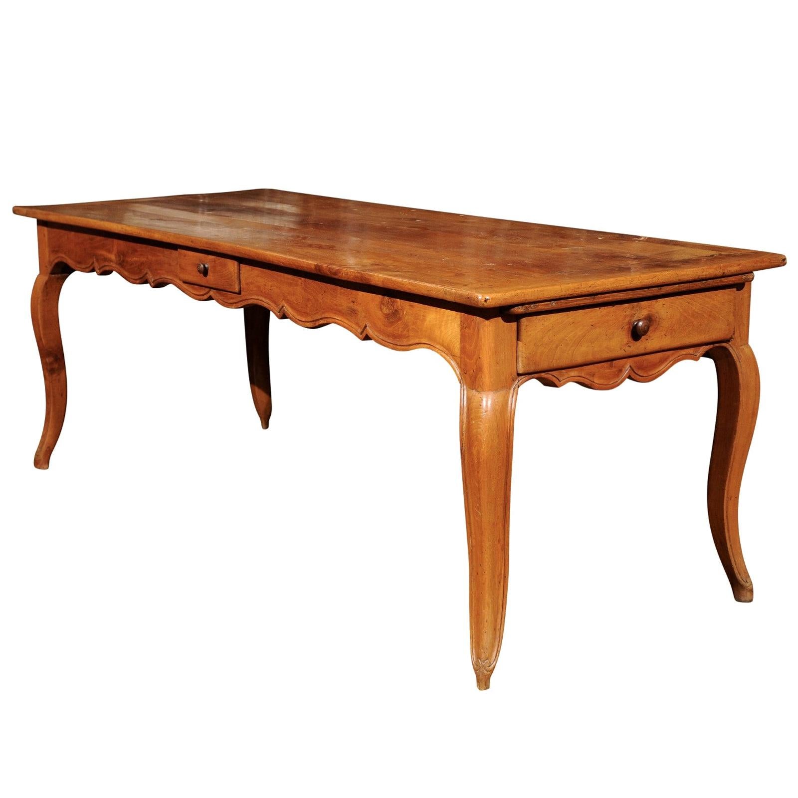 Table de ferme française en bois fruitier, datant d'environ 1800