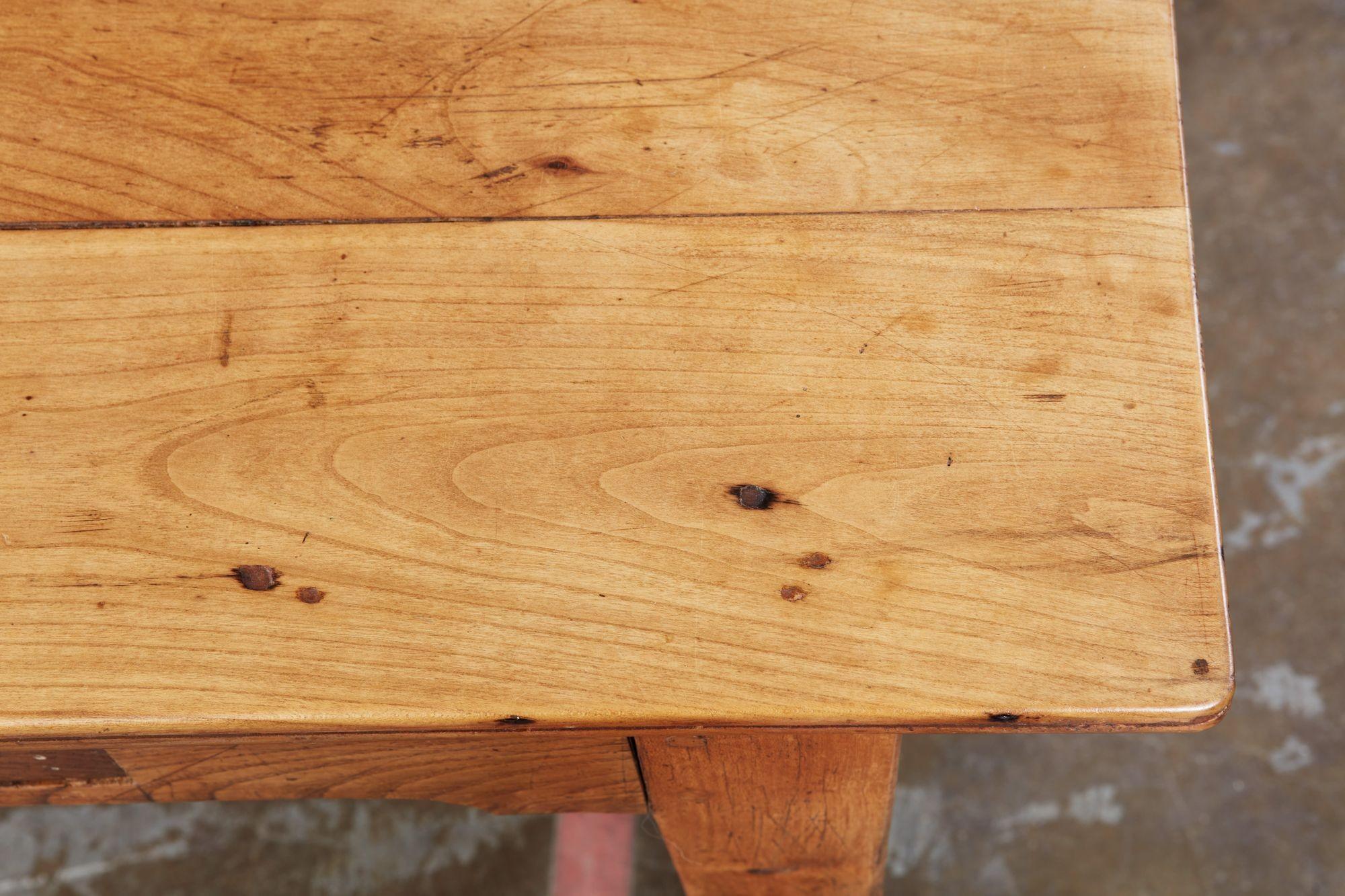 Table de ferme française en bois de fruitier en vente 4