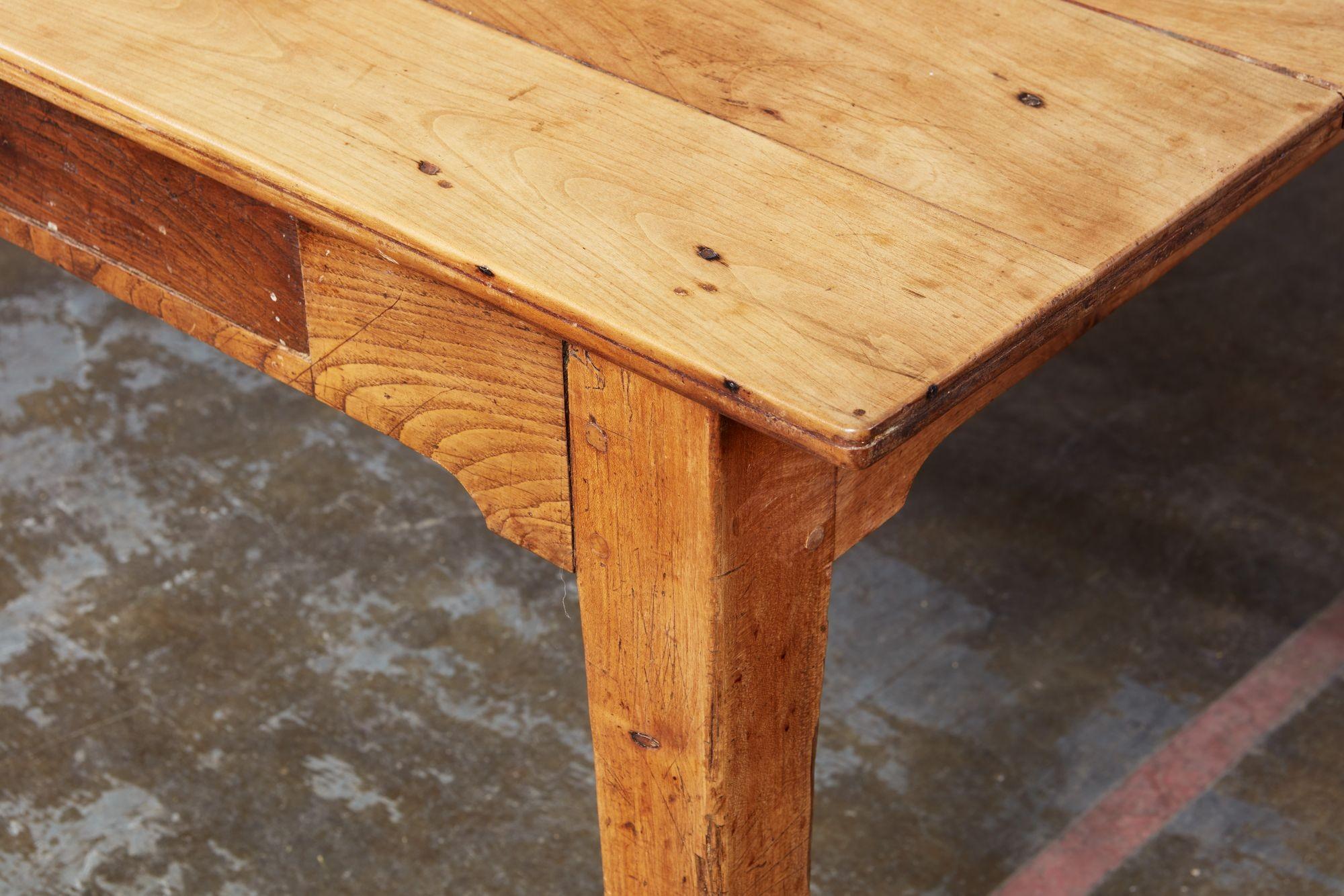 Table de ferme française en bois de fruitier en vente 5