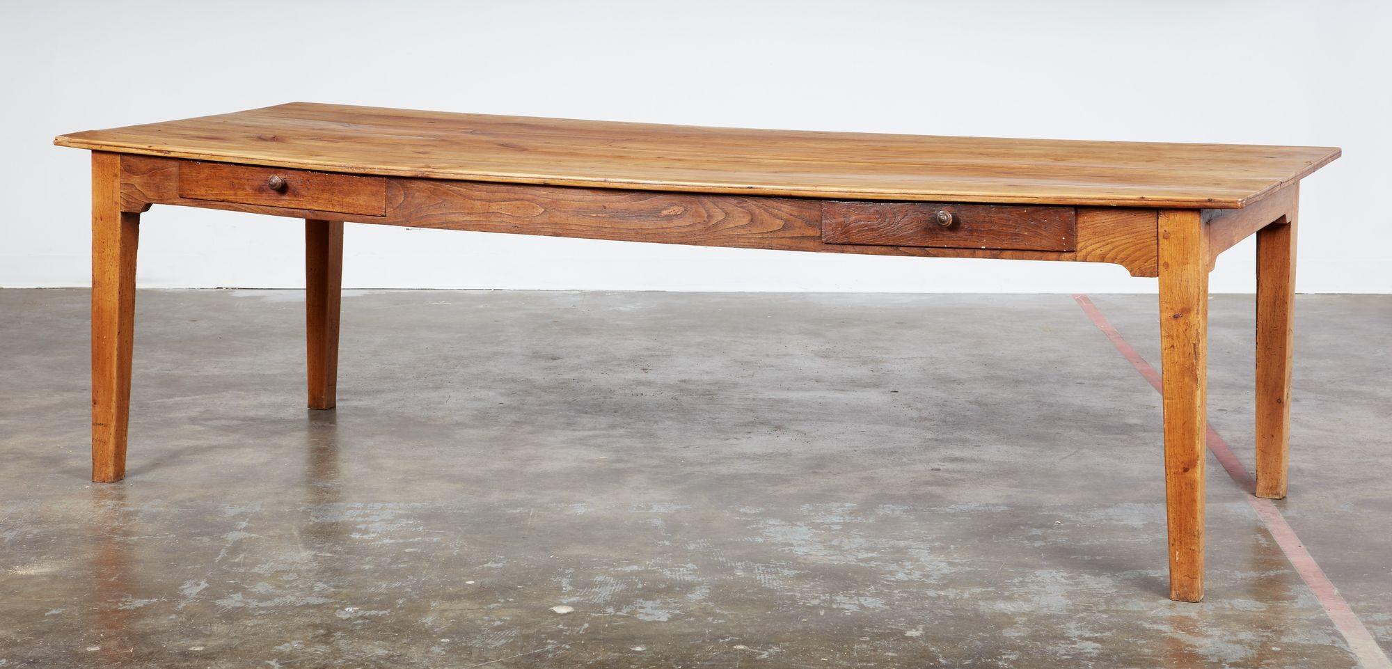 Français Table de ferme française en bois de fruitier en vente