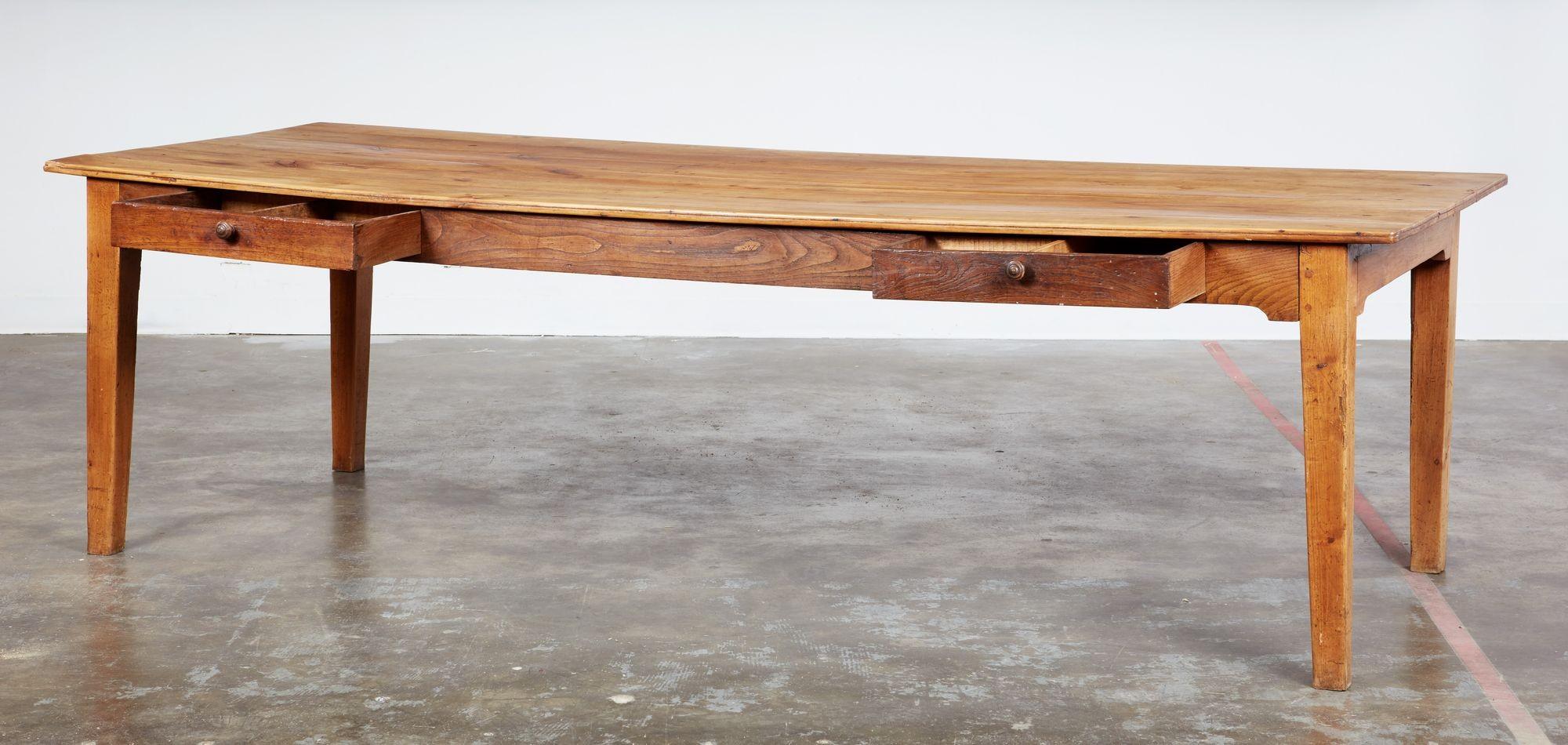 Table de ferme française en bois de fruitier Bon état - En vente à Greenwich, CT
