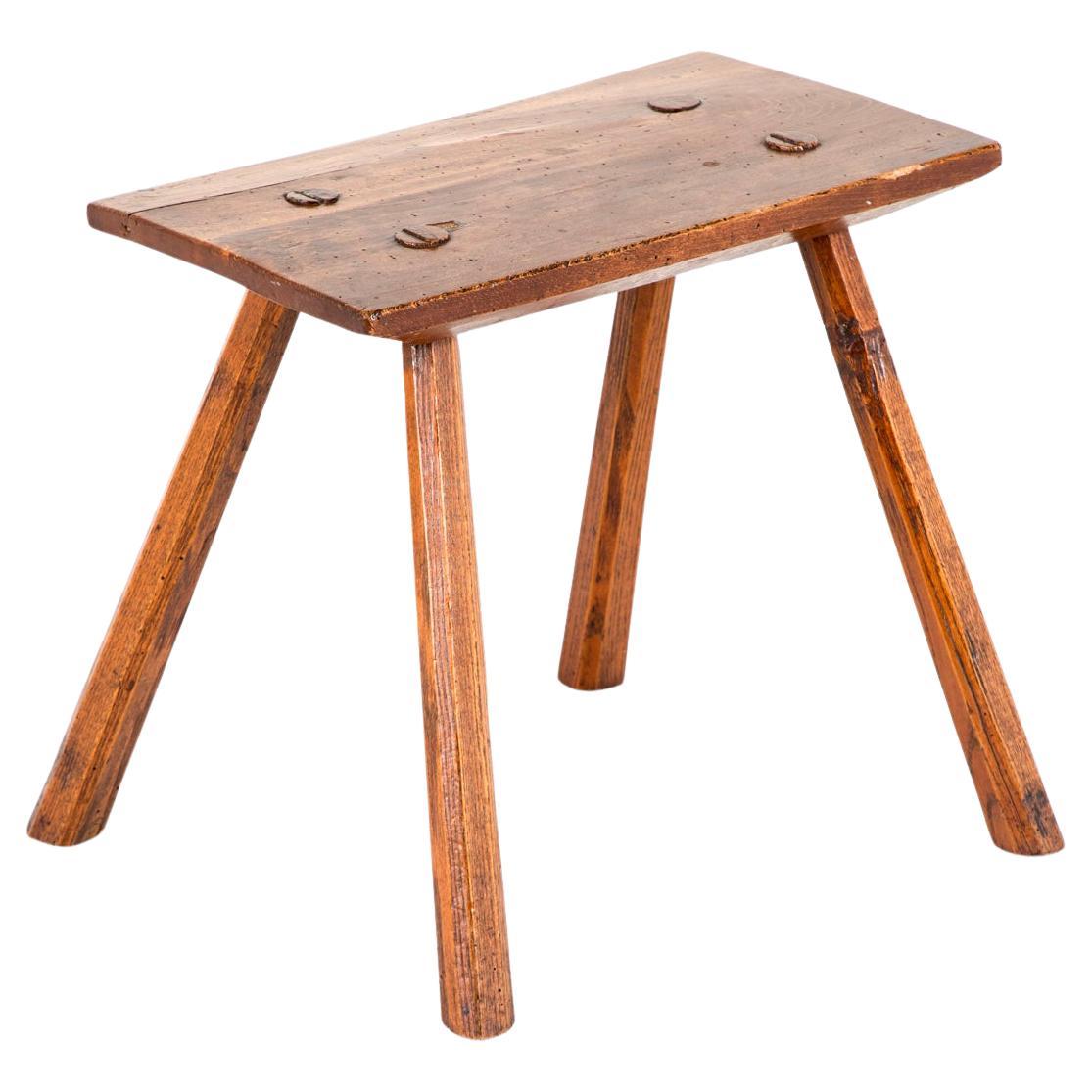 Tabouret de traite en bois fruitier français