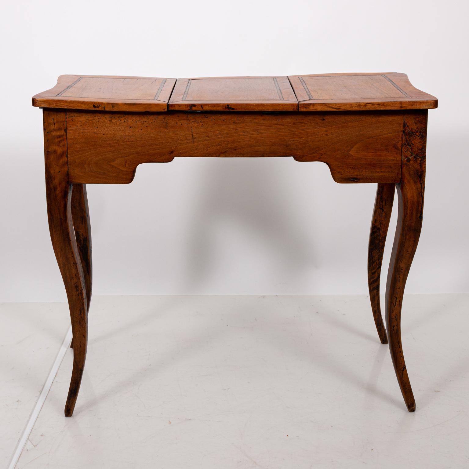 French Fruitwood Poudreuse 3
