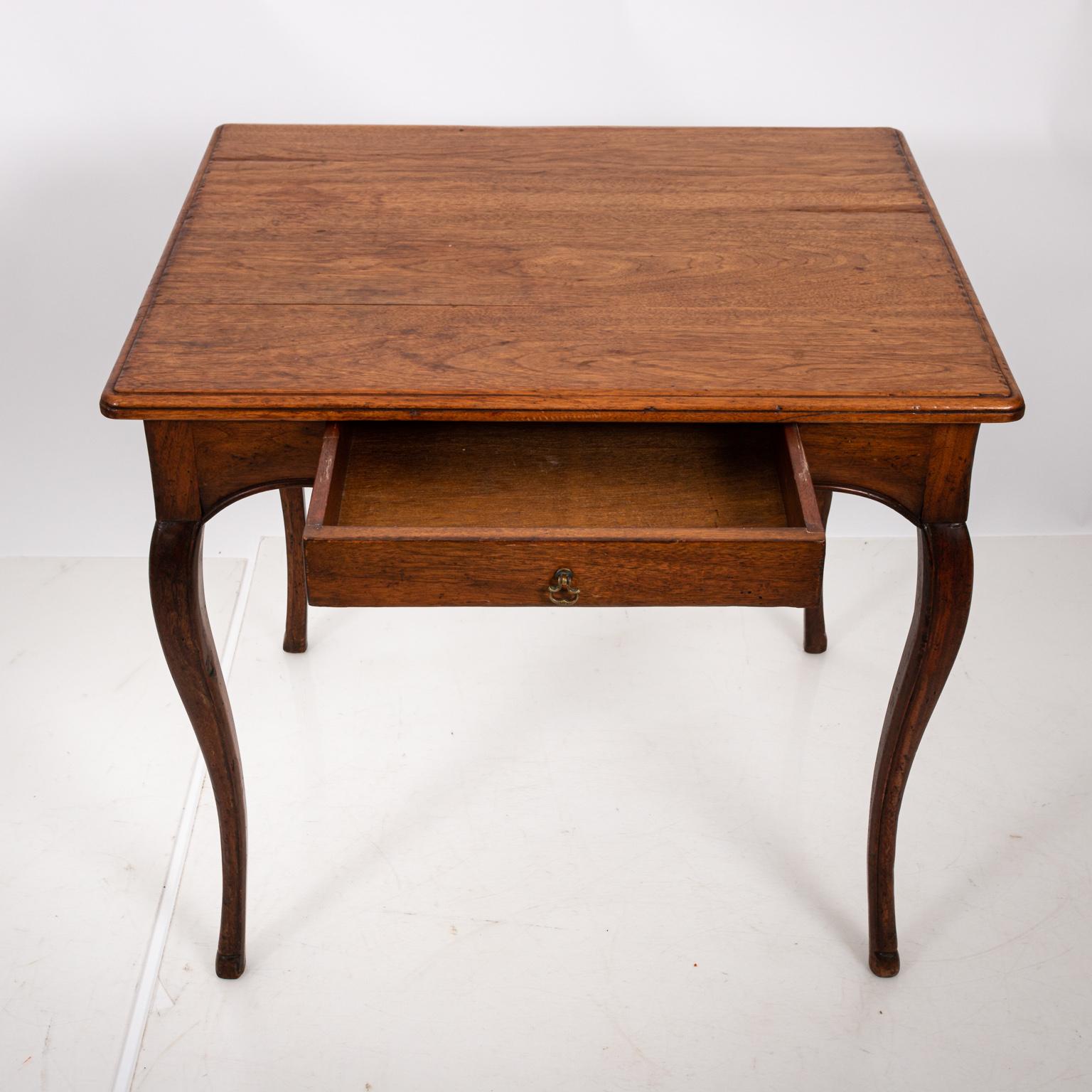 Early 20th Century French Fruitwood Table