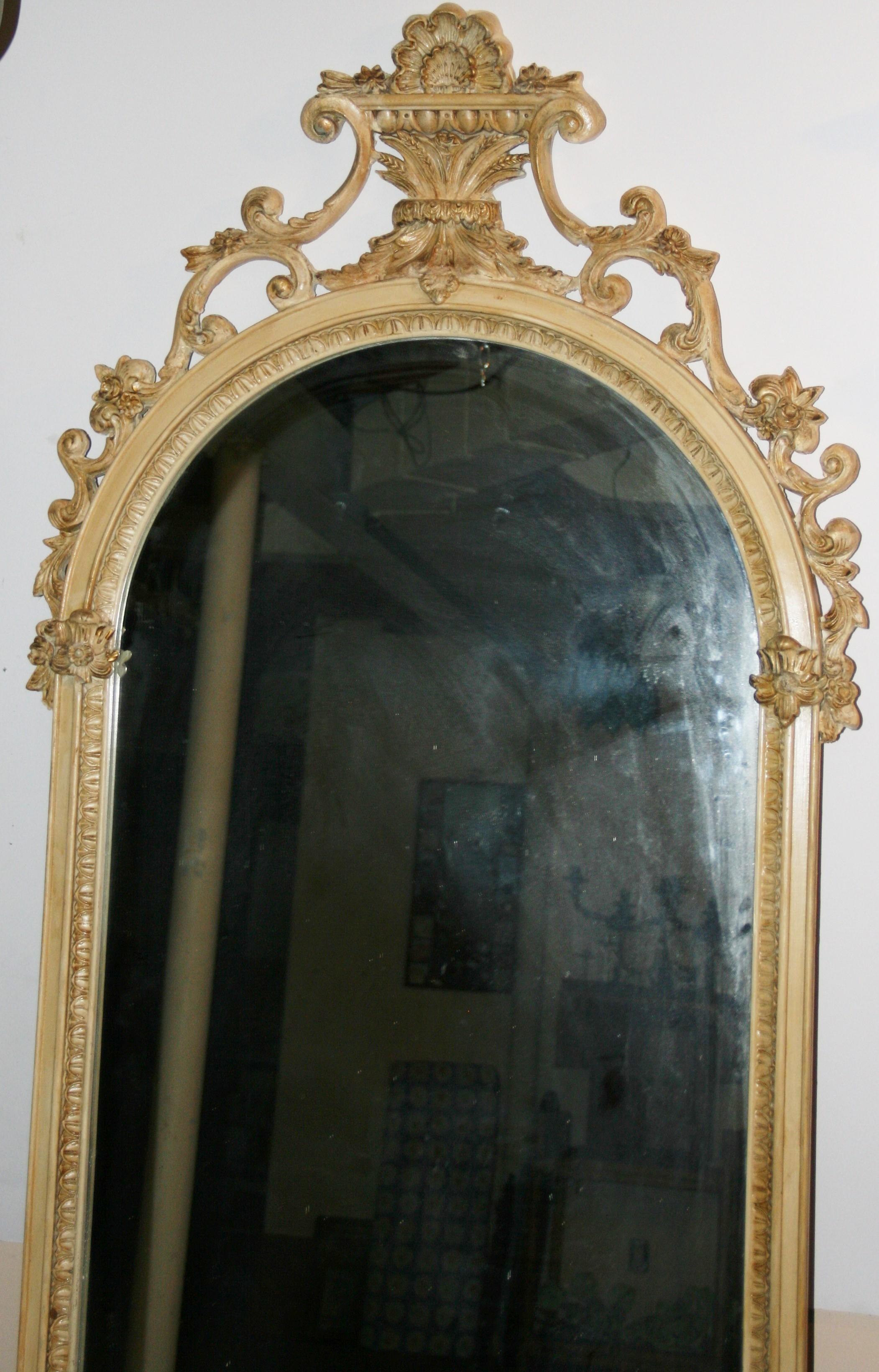 Specchio francese a figura intera con piano ad arco in legno e gesso, anni '20 in vendita 1