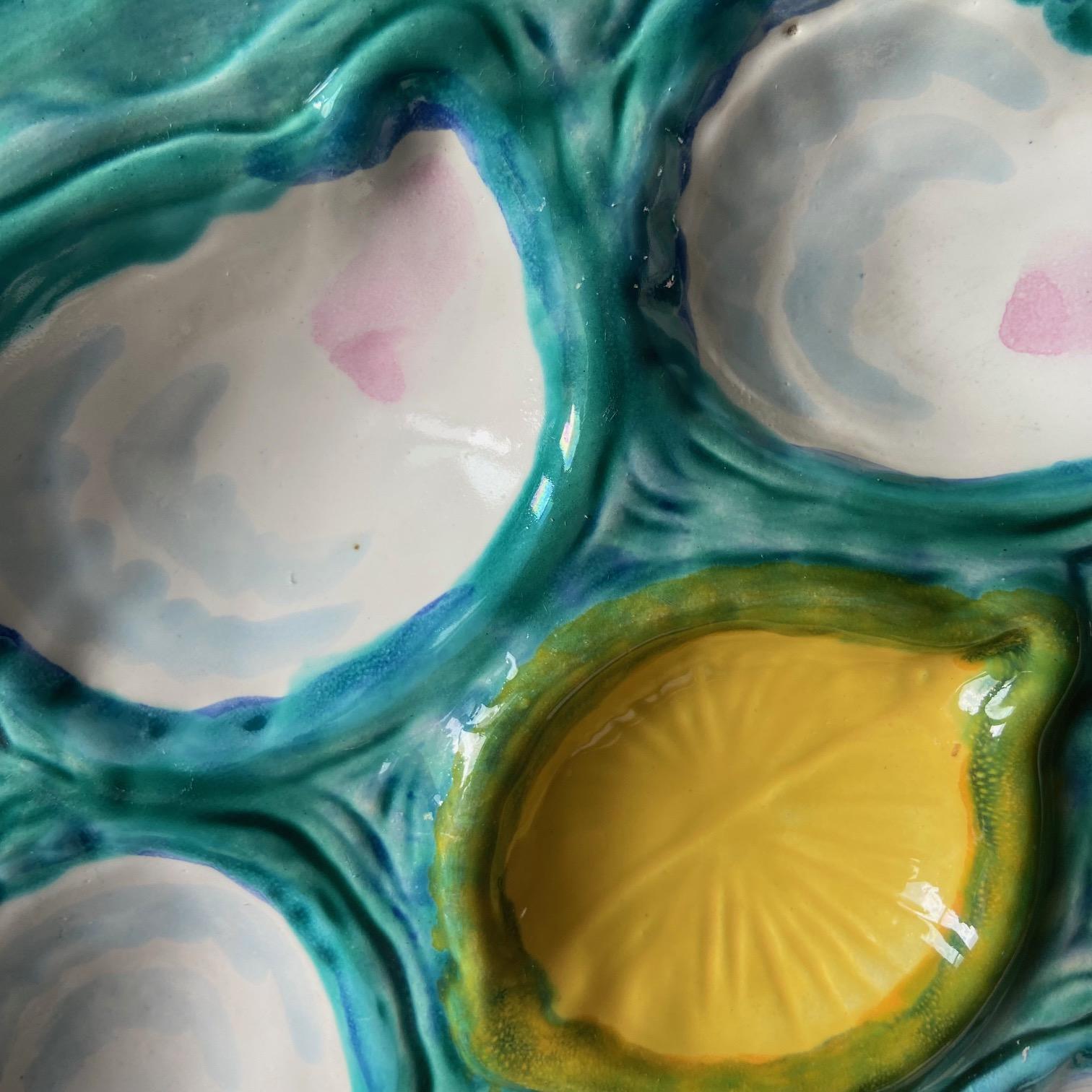 French Gabriel Fourmaintraux Majolica Oyster Plates, Mid-Century In Good Condition For Sale In ASNIÈRES-SUR-SEINE, FR