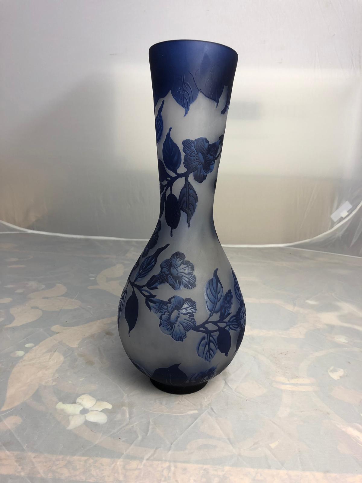 French Gallé Vase, Art Deco Nouveau Cameo Style, 20th Century In Good Condition For Sale In London, GB