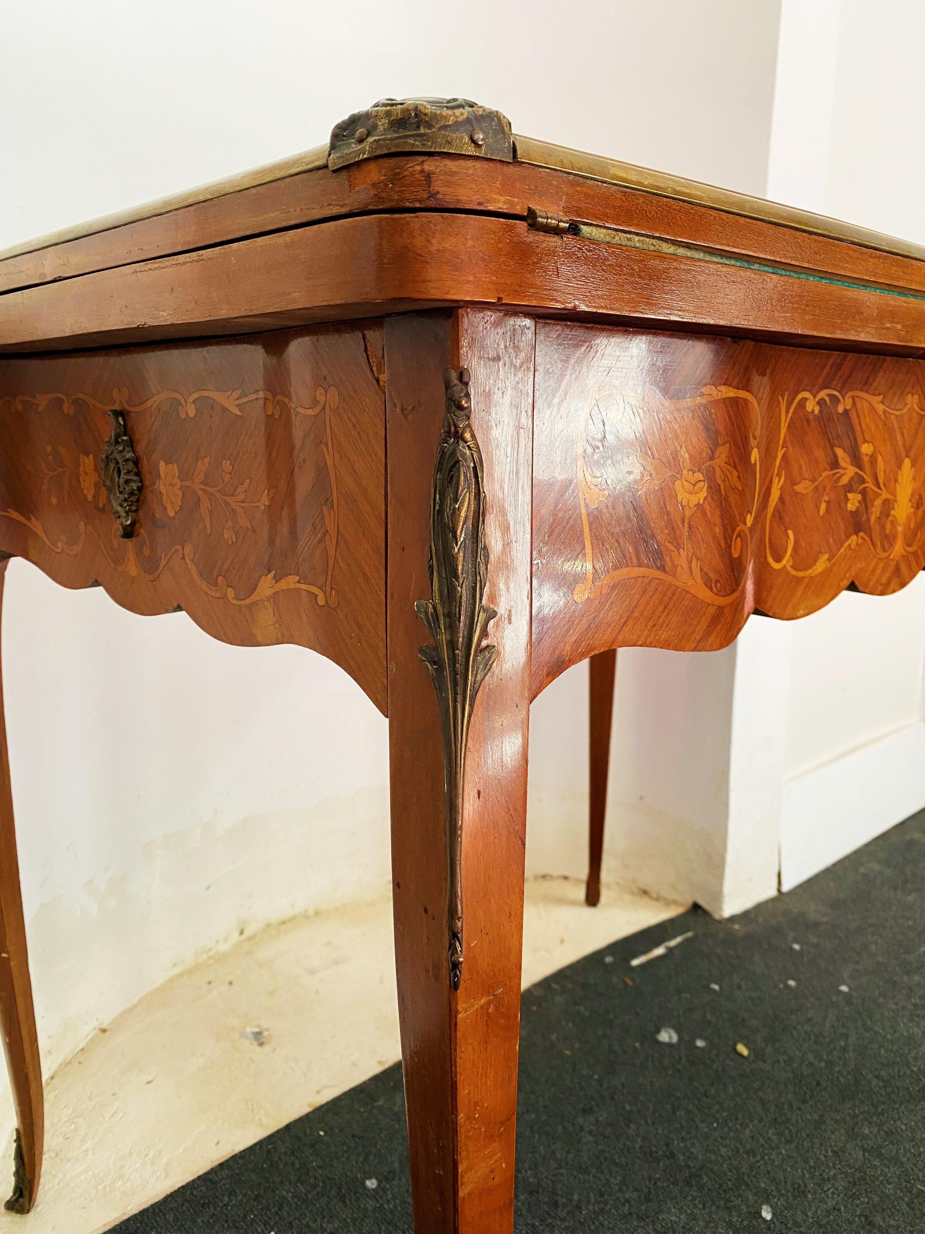 French Game Table Napoleon III Period - Louis XV Style - 19th Century - France In Good Condition For Sale In Beuzevillette, FR