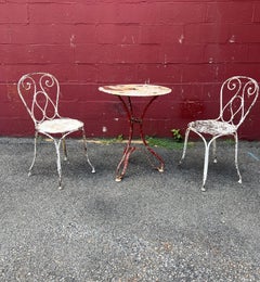 French Garden Bistro Table in Distressed Paint