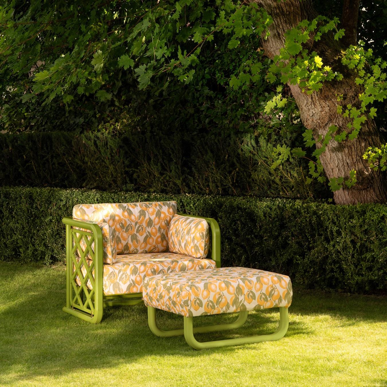 Français Grand fauteuil de jardin français conçu par Pierre Gonalons, réf. 214 en vente