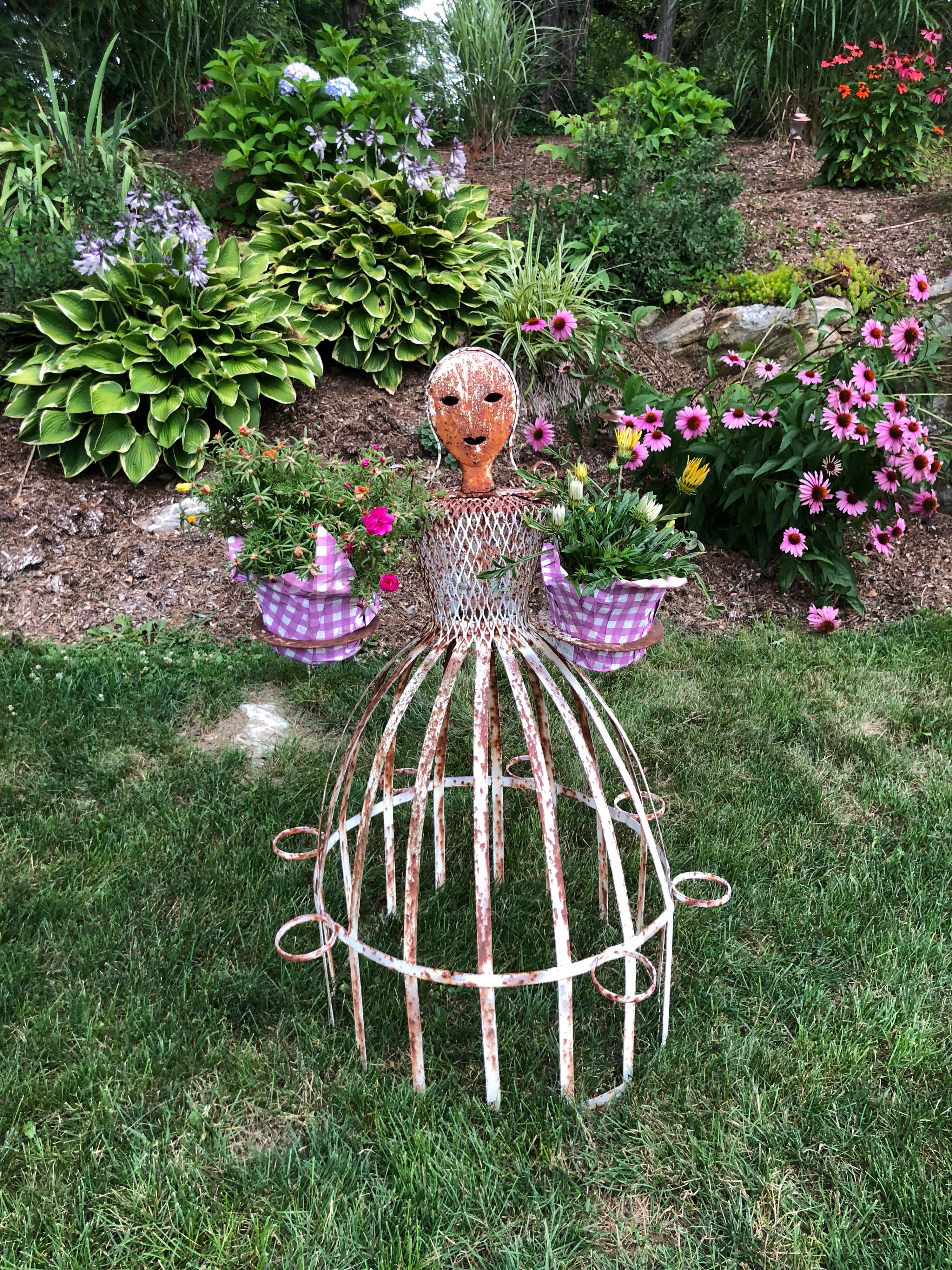 French Garden Planter in the Shape of a Maiden 4