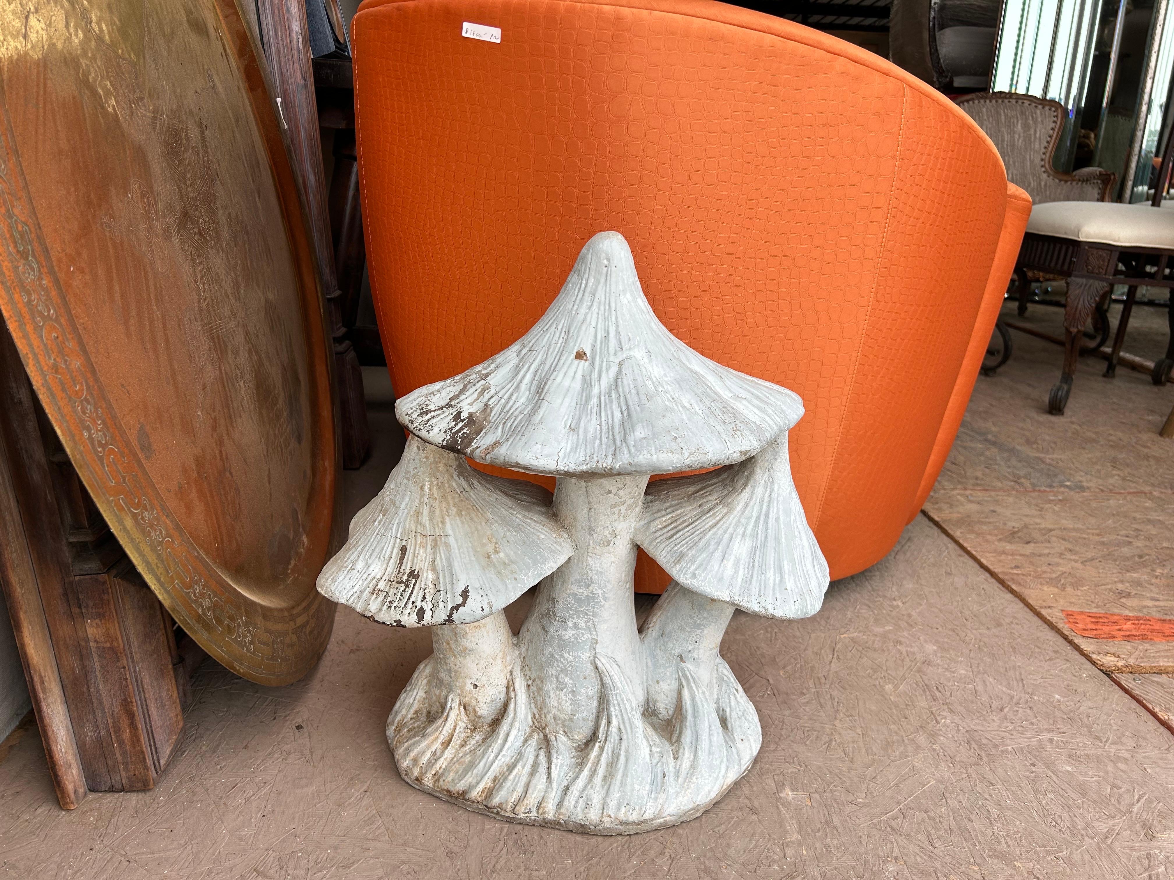 Sculpture de jardin française de champignons en vente 4